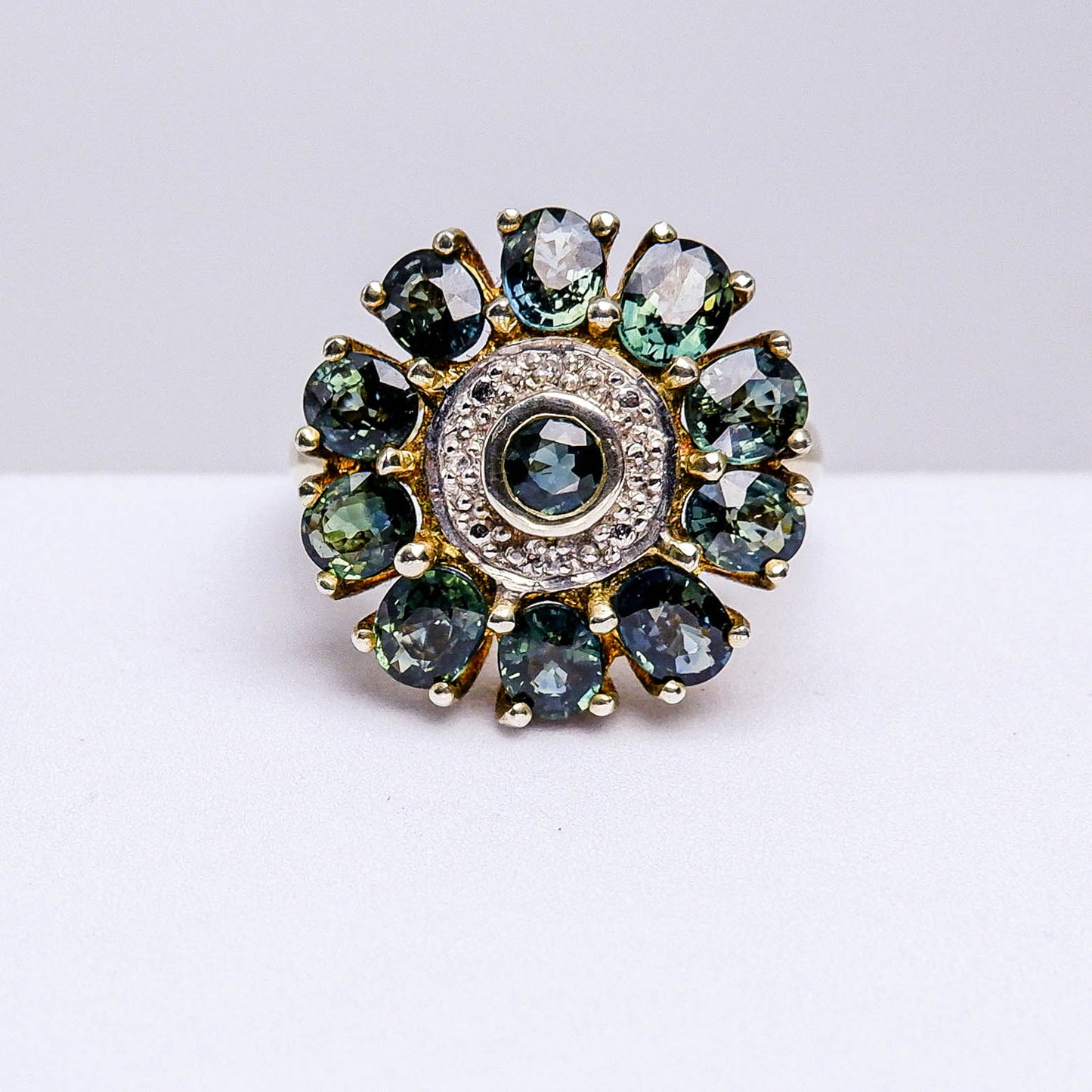 แหวนเงินแท้ 925 ฝังพลอย เขียวส่อง (green Sapphire) + เซอร์คอน (Zircon)