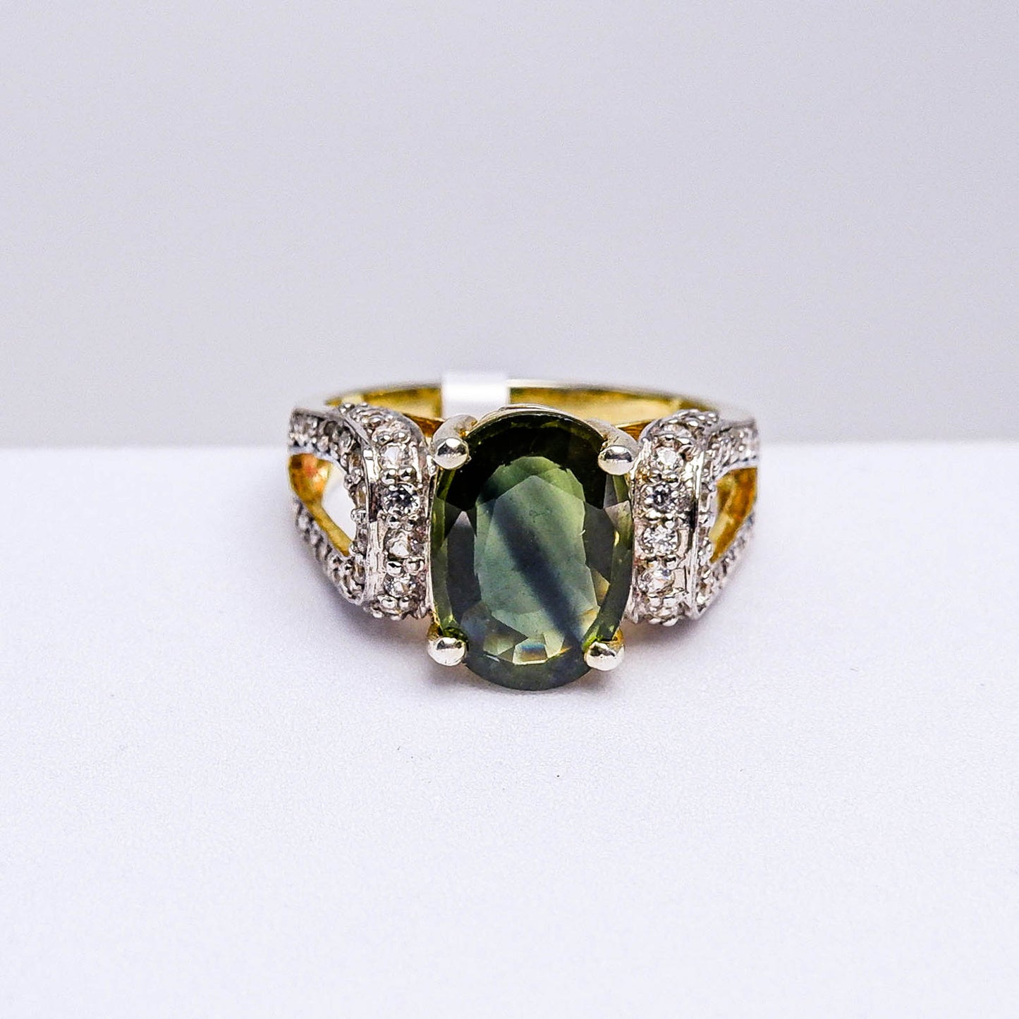 แหวนเงินแท้ 925 ฝังพลอย เขียวส่องบางกะจะ (green Sapphire) + เซอร์คอน (Zircon)