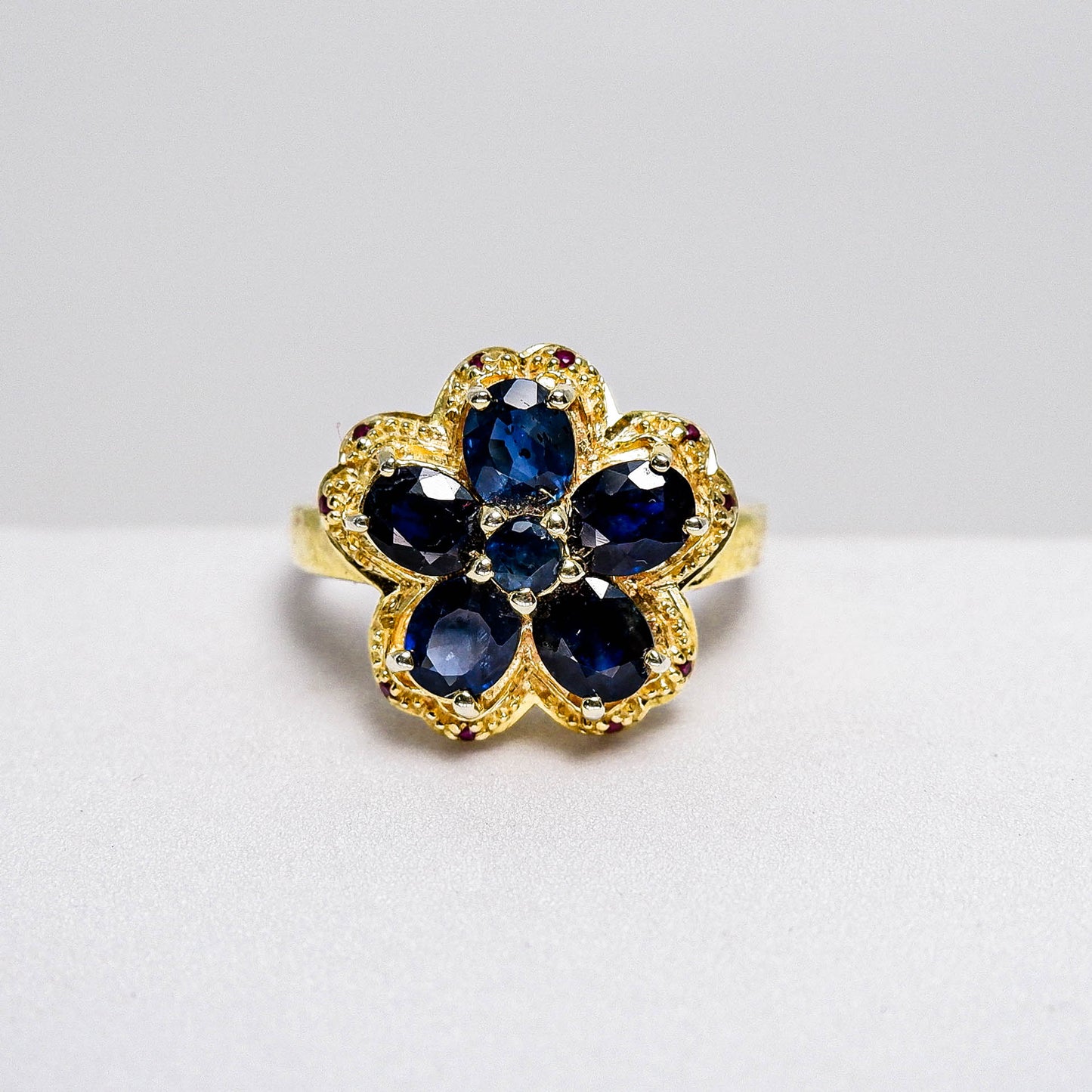 แหวนเงินแท้ 925 ฝังพลอย ไพลิน (Blue Sapphire) + ทับทิม (Ruby) + แซฟไฟร์บางกะจะ (Sapphire) - Thaigems