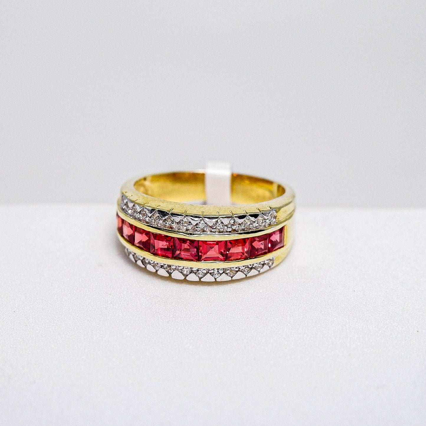 แหวนเงินแท้ 925 ฝังพลอย ออเรนจ์แซฟไฟร์ (Orange Sapphire) + เซอร์คอน (Zircon) - Thaigems