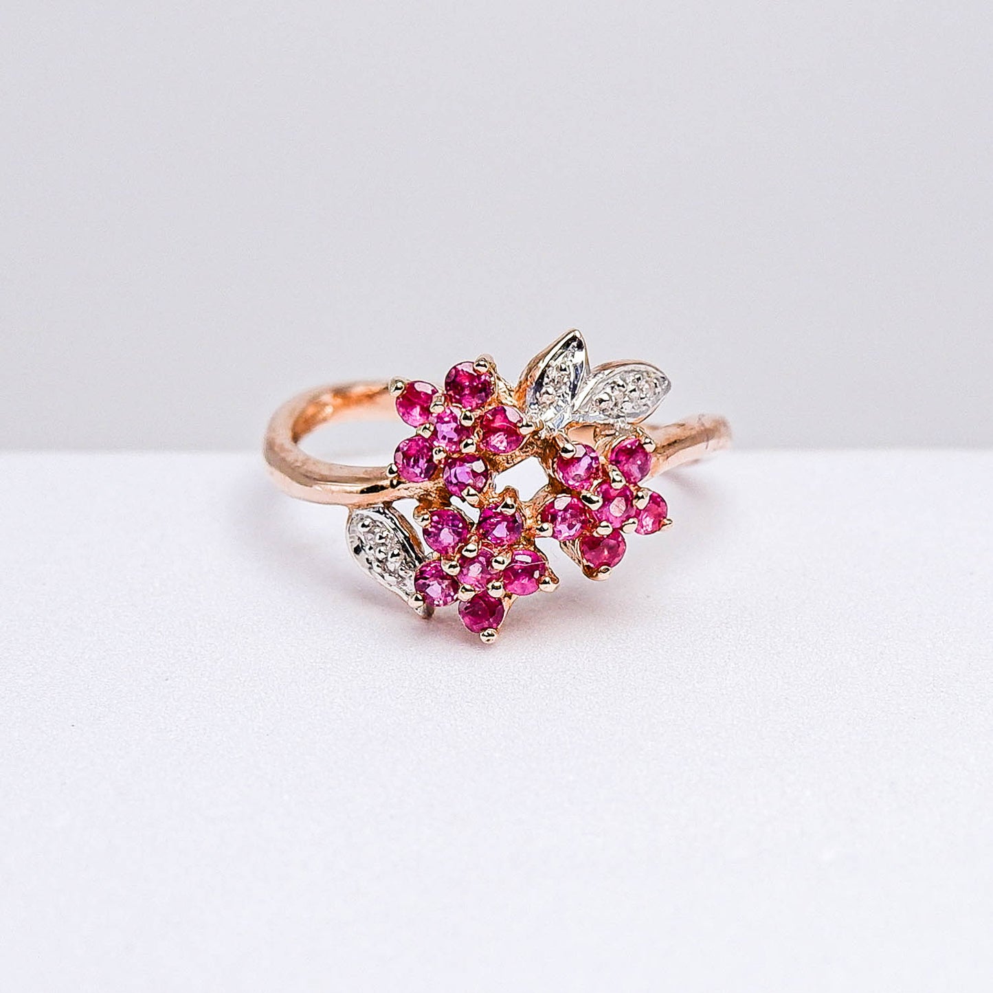 แหวนเงินแท้ 925 ฝังพลอย ทับทิมไทย (Siam Ruby) + เซอร์คอน (Zircon)