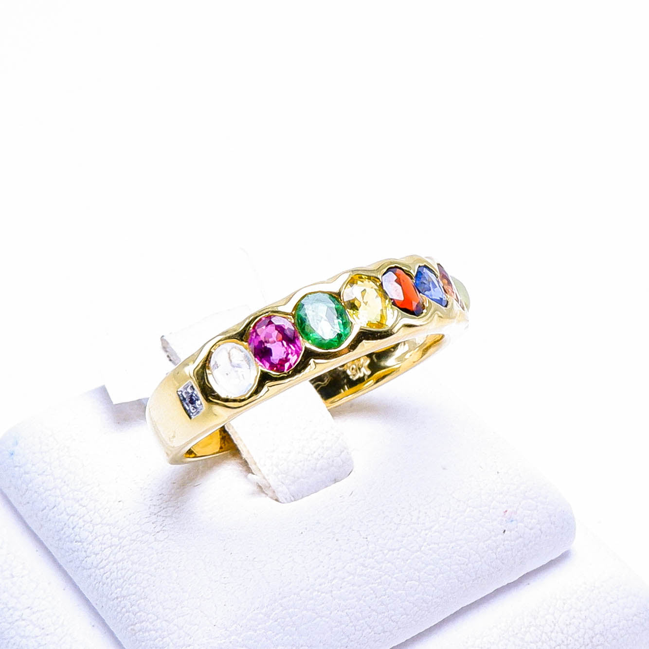 แหวนทอง9K ฝังพลอยนพเก้า (Nine Gems) + เพชร (diamond)