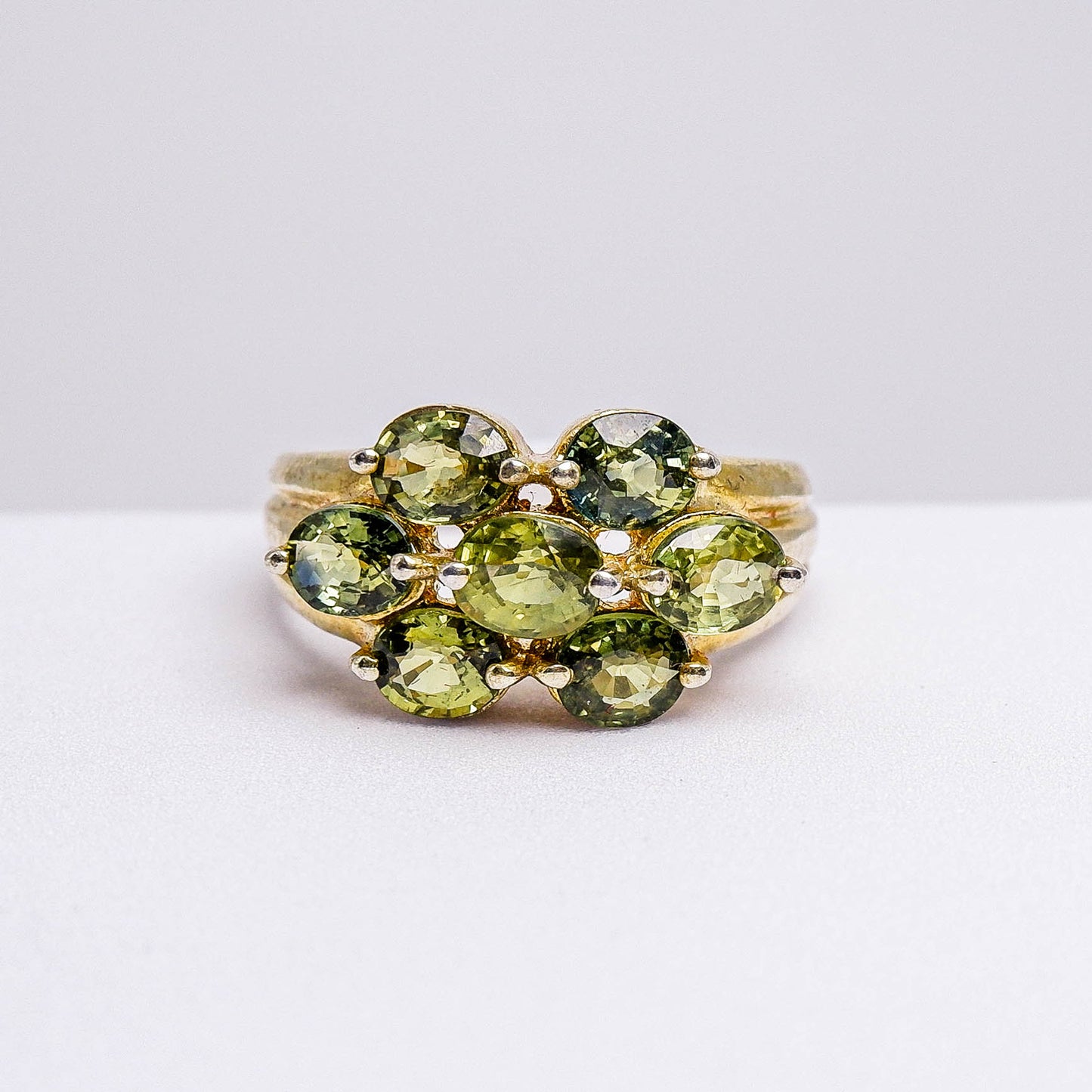 แหวนเงินแท้ 925 ฝังพลอย เขียวส่องบางกะจะ (green Sapphire)