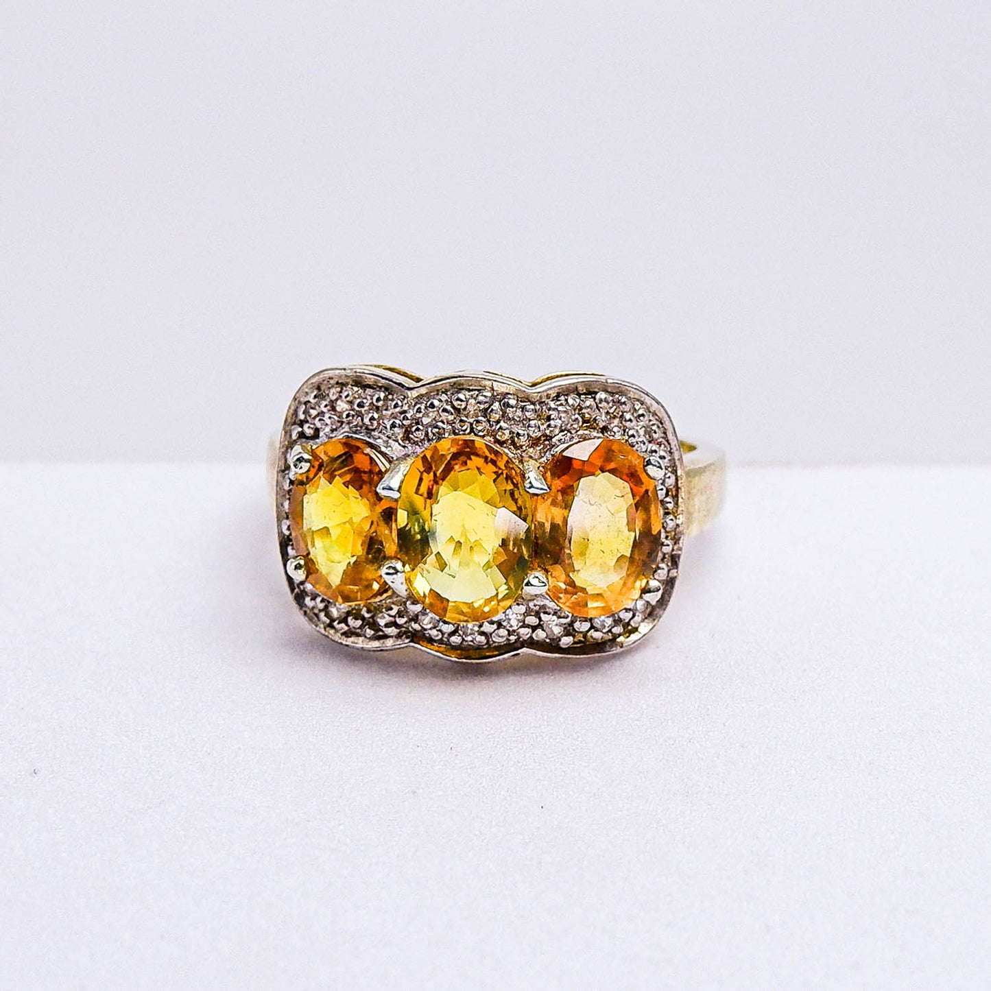 แหวนเงินแท้ 925 ฝังพลอย บุษราคัม (Yellow Sapphire) + เซอร์คอน (Zircon)