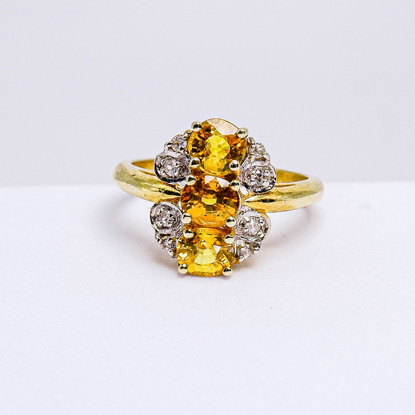แหวนเงินแท้ 925 ฝังพลอย บุษราคัมบางกะจะ (Yellow Sapphire) + เซอร์คอน (Zircon)