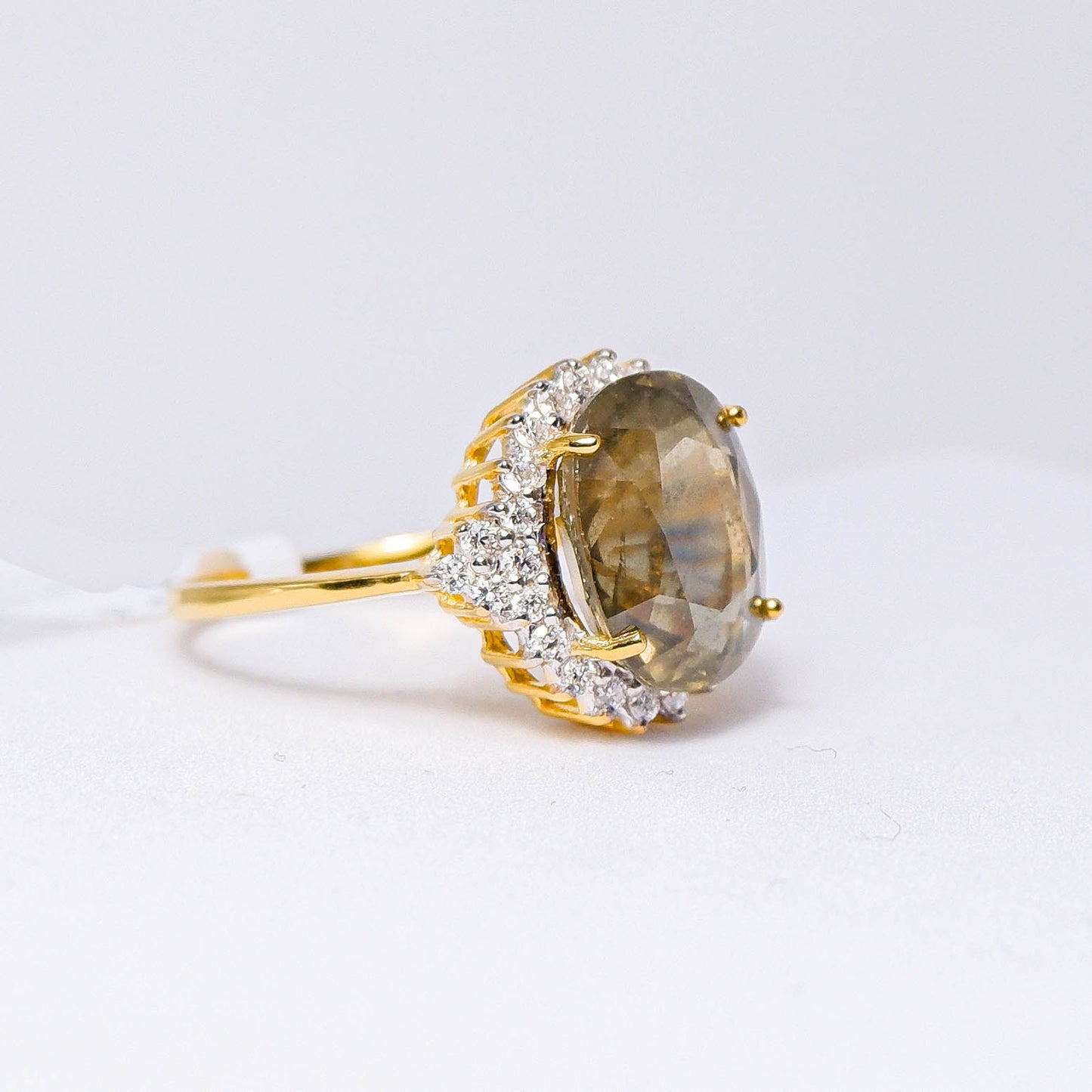 แหวนทอง9K ฝังพลอยคัลเลอร์เชนจ์แซฟไฟร์ (Colorchange Sapphire)+ เพชร (Diamond)