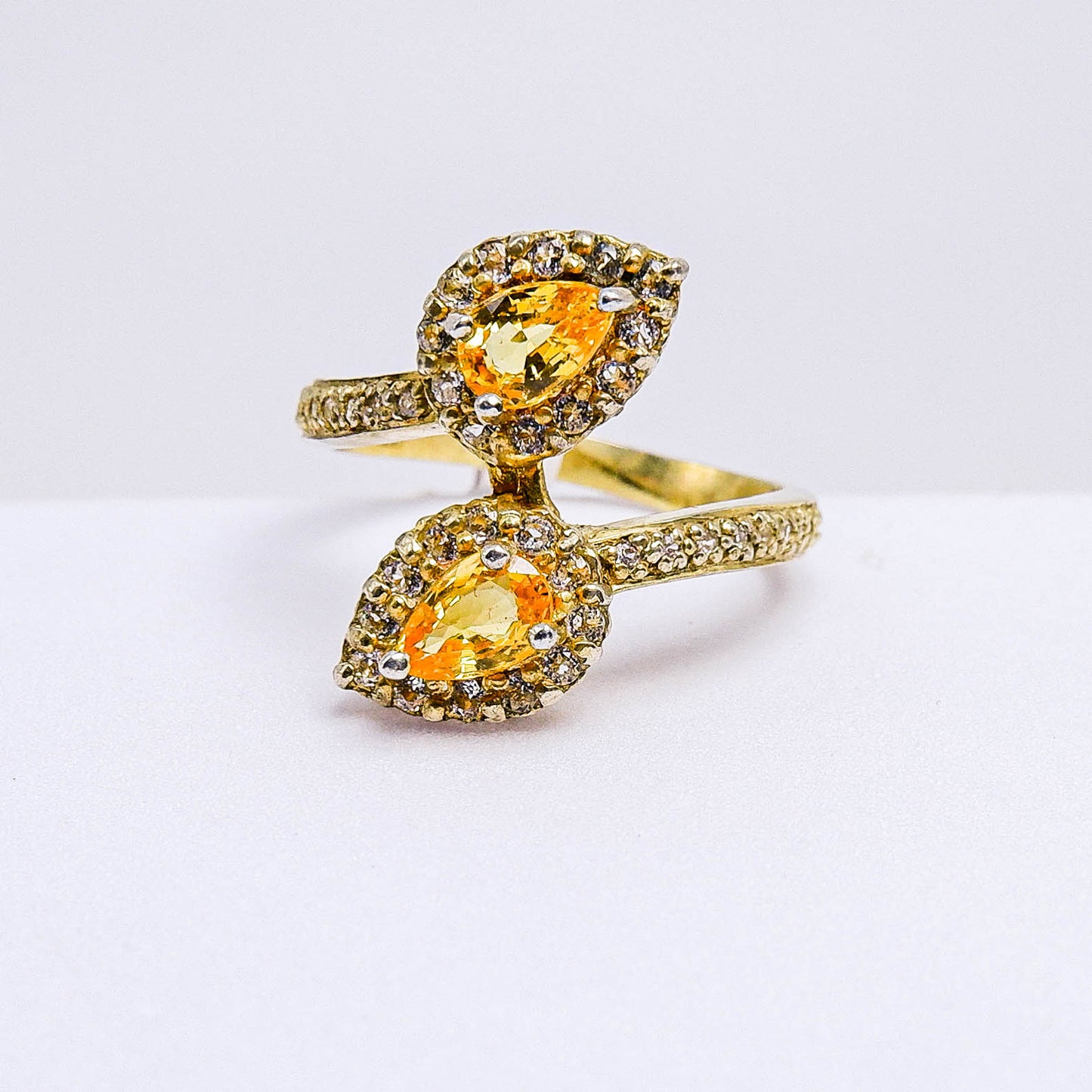 แหวนเงินแท้ 925 ฝังพลอย บุษราคัมมาดา (Yellow Sapphire) + ไวท์โทพาส (whitetopaz)