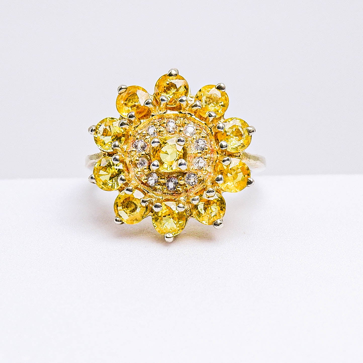 แหวนเงินแท้ 925 ฝังพลอย บุษราคัม (Yellow Sapphire) + ไวท์โทพาส (whitetopaz)