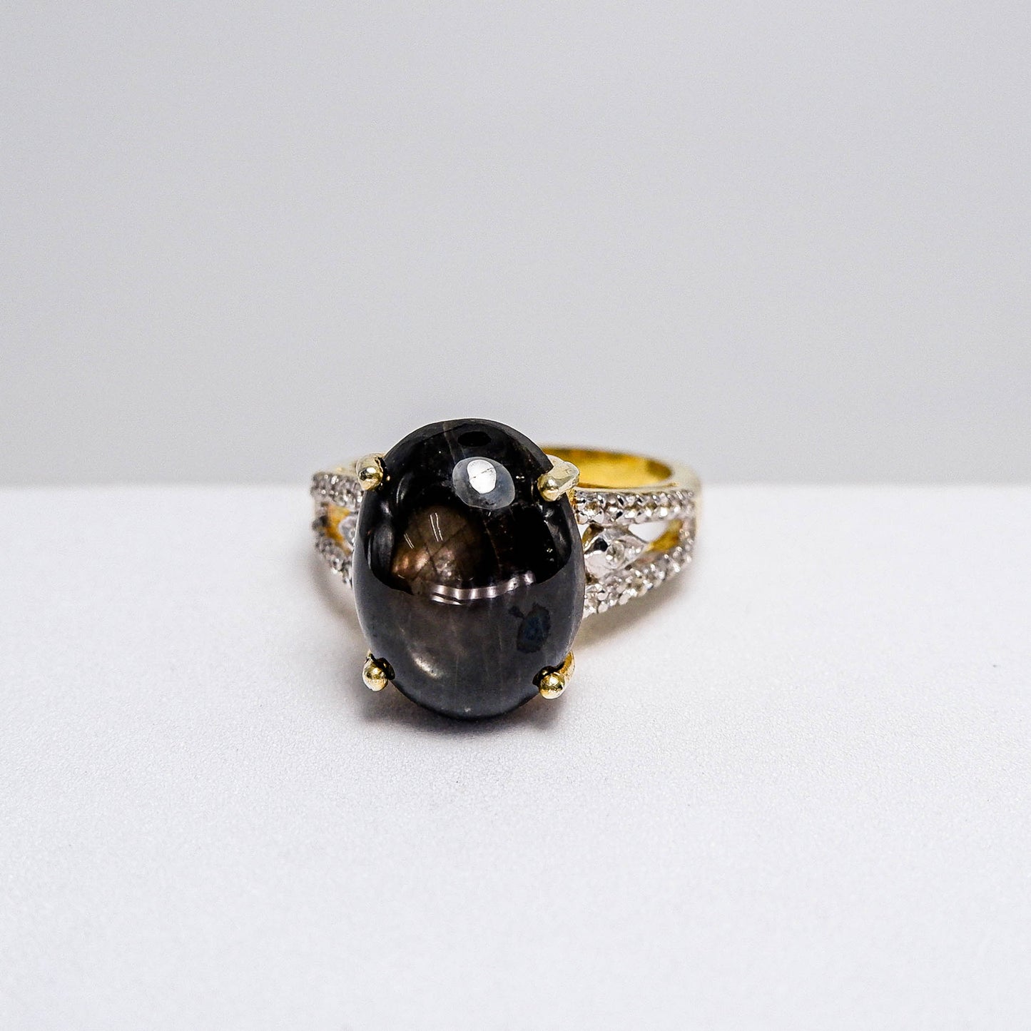 แหวนเงินแท้ 925 ฝังพลอย สตาร์บางกะจะ (Star Sapphire) + เซอร์คอน (Zircon)