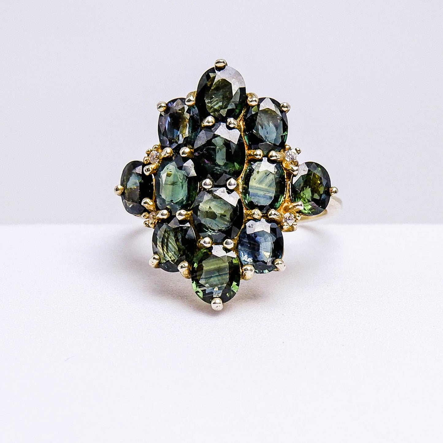 แหวนเงินแท้ 925 ฝังพลอย เขียวส่อง (green Sapphire) + เซอร์คอน (Zircon)