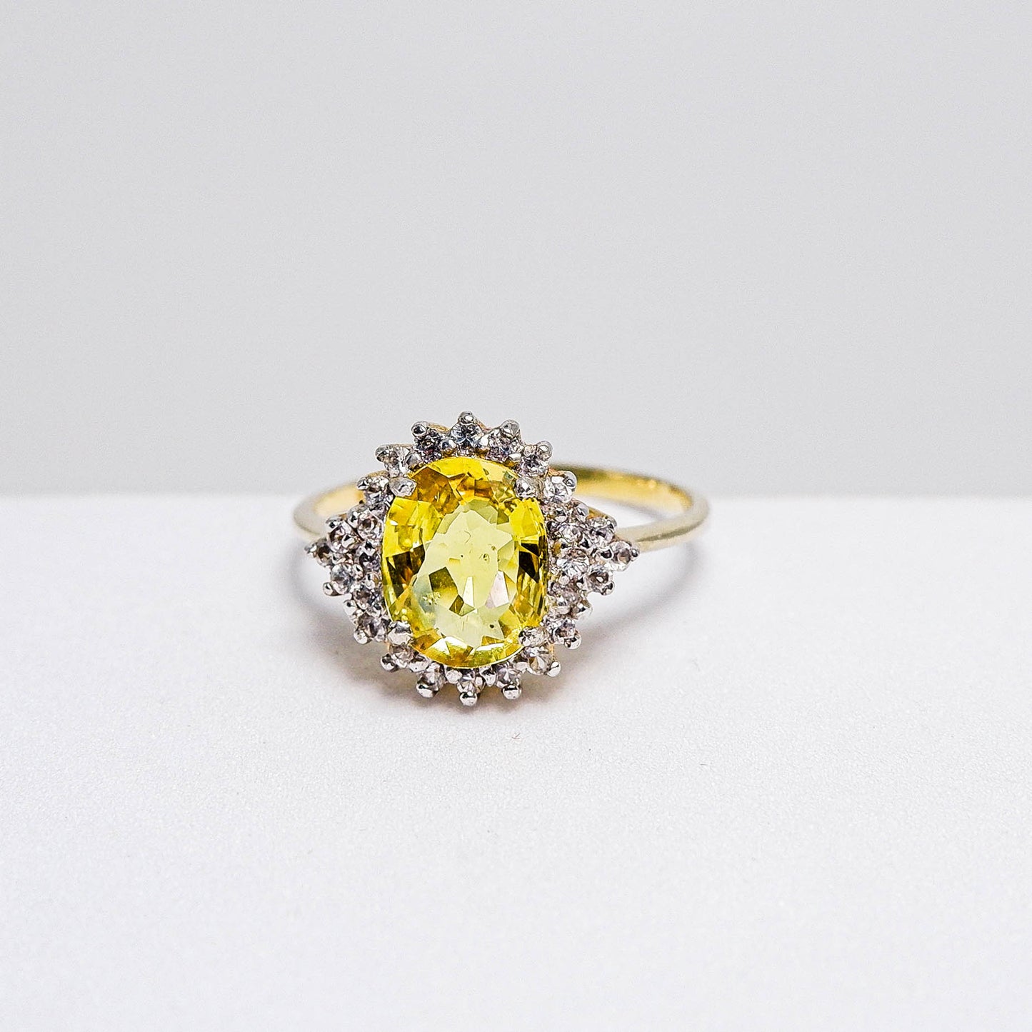 แหวนเงินแท้ 925 ฝังพลอย บุษราคัม (Yellow Sapphire) + ไวท์แซฟไฟร์ (whitetopaz)