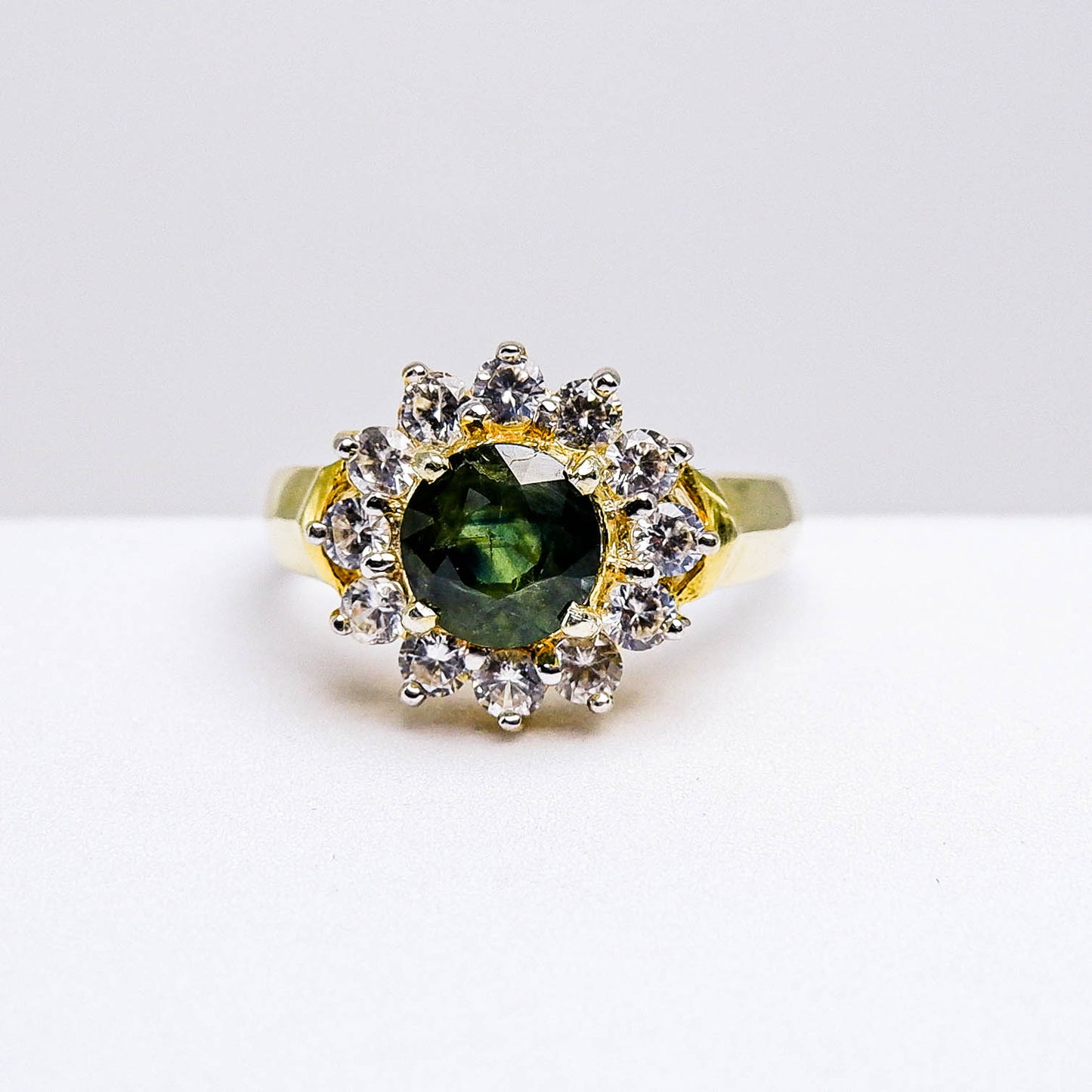 แหวนเงินแท้ 925 ฝังพลอย เขียวส่อง (green Sapphire) + เซอร์คอน (Zircon)