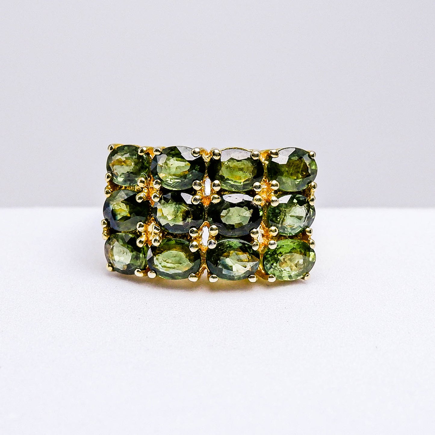 แหวนเงินแท้ 925 ฝังพลอย เขียวส่อง (green Sapphire)