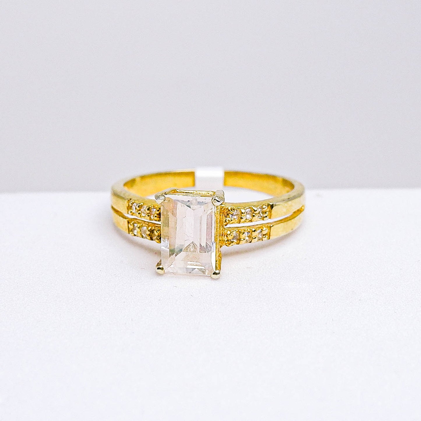 แหวนเงินแท้ 925 ฝังพลอย เรนโบว์มูนสโตน (Rainbow Moonstone) + ไวท์โทพาส (whitetopaz)