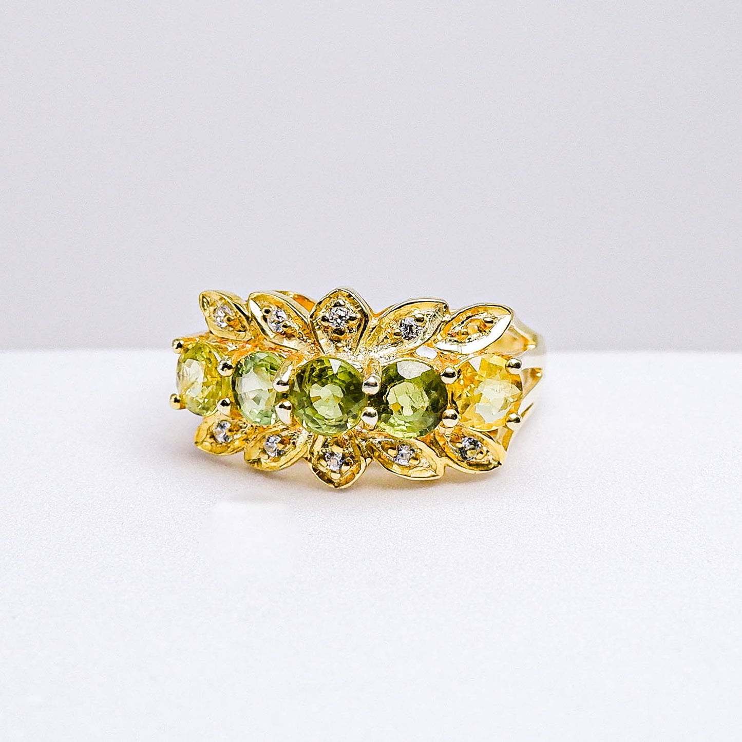 แหวนเงินแท้ 925 ฝังพลอย บุษราคัม (Yellow Sapphire) + เซอร์คอน (Zircon)