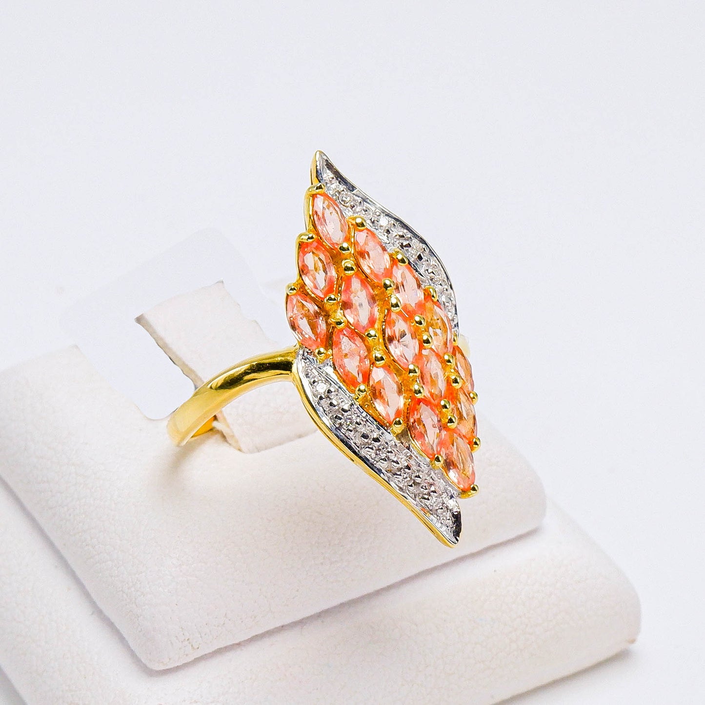 แหวนทอง9K ฝังพลอย พัดพารัดชา (padparadscha) + เพชร (Diamond)