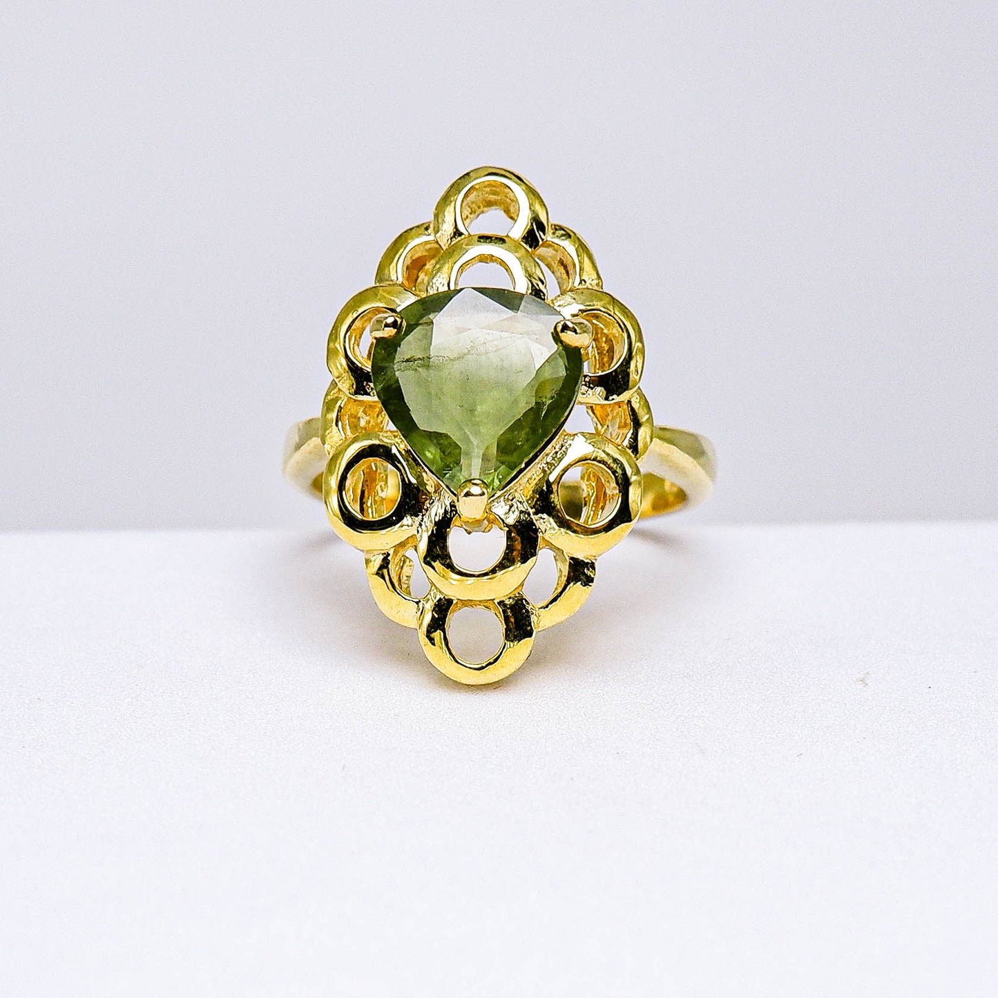 แหวนเงินแท้ 925 ฝังพลอย เขียวส่อง (green Sapphire)