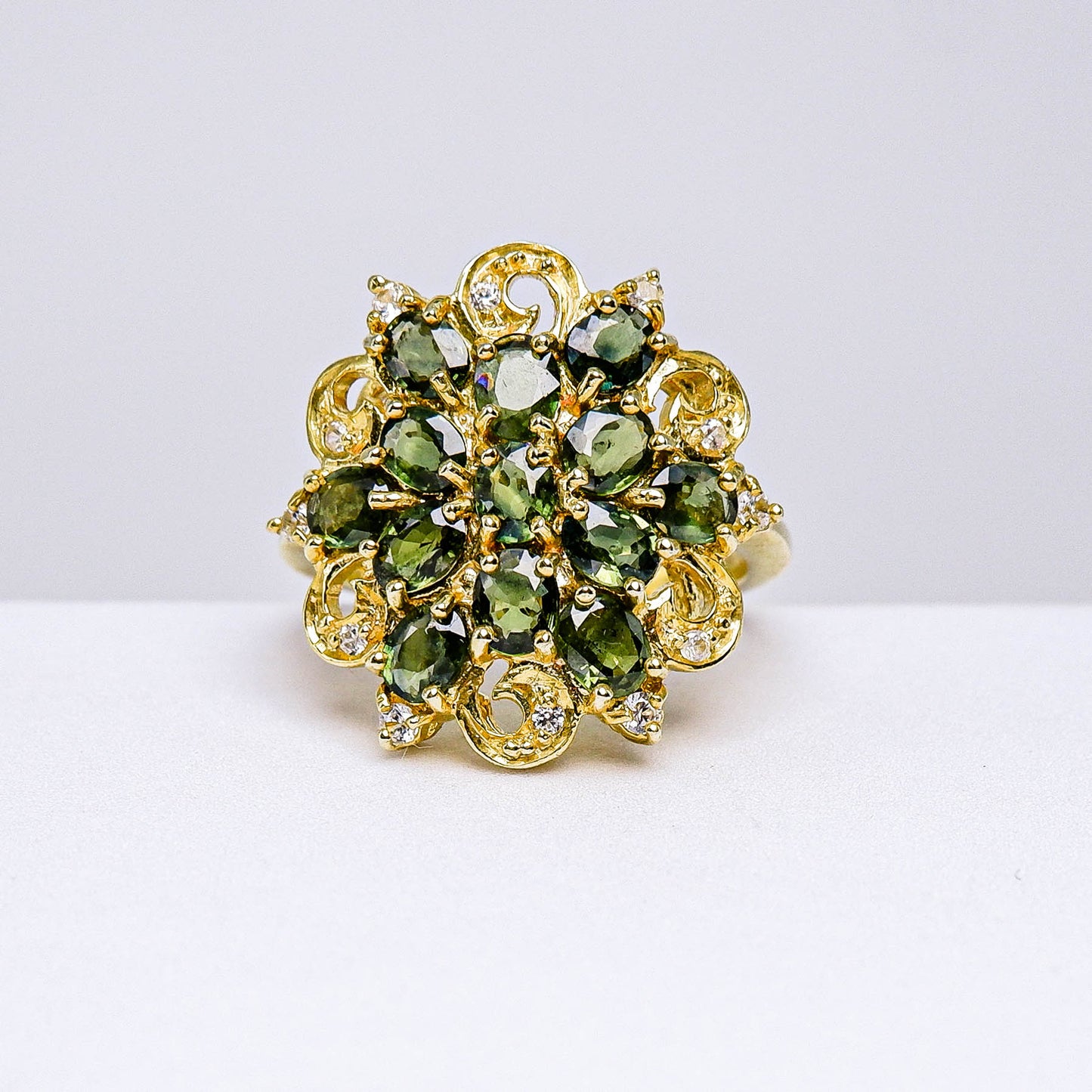 แหวนเงินแท้ 925 ฝังพลอย เขียวส่องบางกะจะ (green Sapphire) + เซอร์คอน (Zircon)