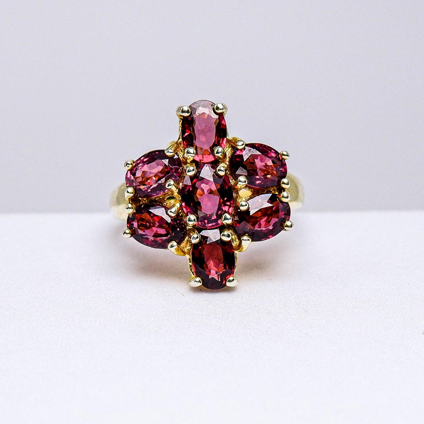 แหวนเงินแท้ 925 ฝังพลอย โรโดไลท์ (Rhodolite)