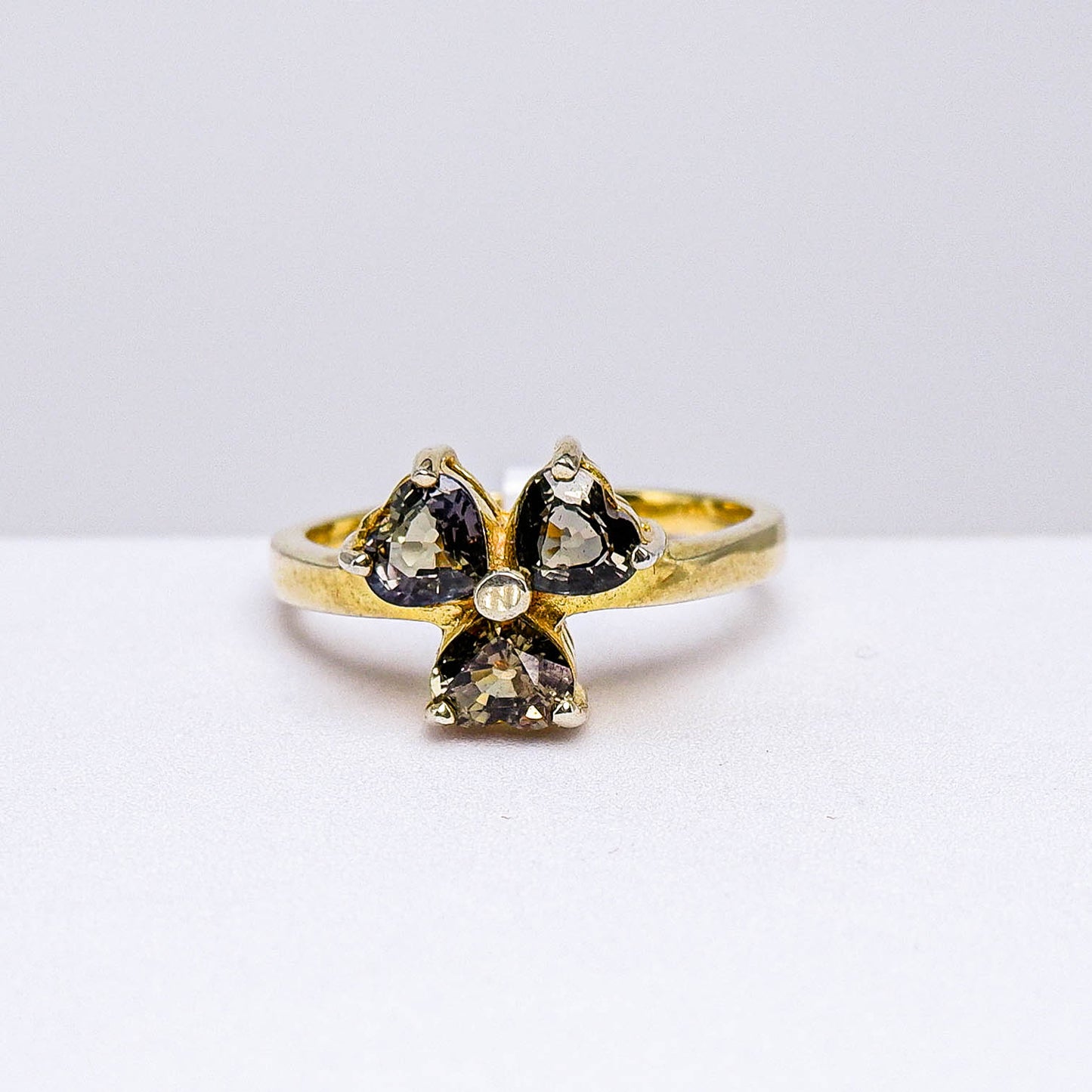 แหวนเงินแท้ 925 ฝังพลอย แซฟไฟร์ (Sapphire)
