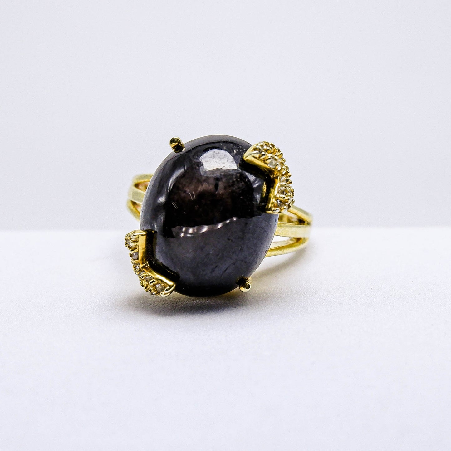 แหวนเงินแท้ 925 ฝังพลอย แบล็คสตาร์ (Black Star Sapphire) + ไวท์โทพาส (whitetopaz)