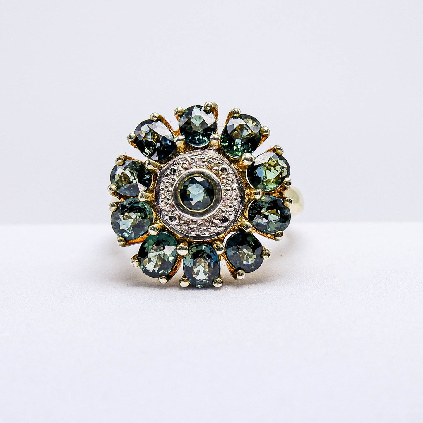แหวนเงินแท้ 925 ฝังพลอย เขียวส่อง (green Sapphire) + เซอร์คอน (Zircon)