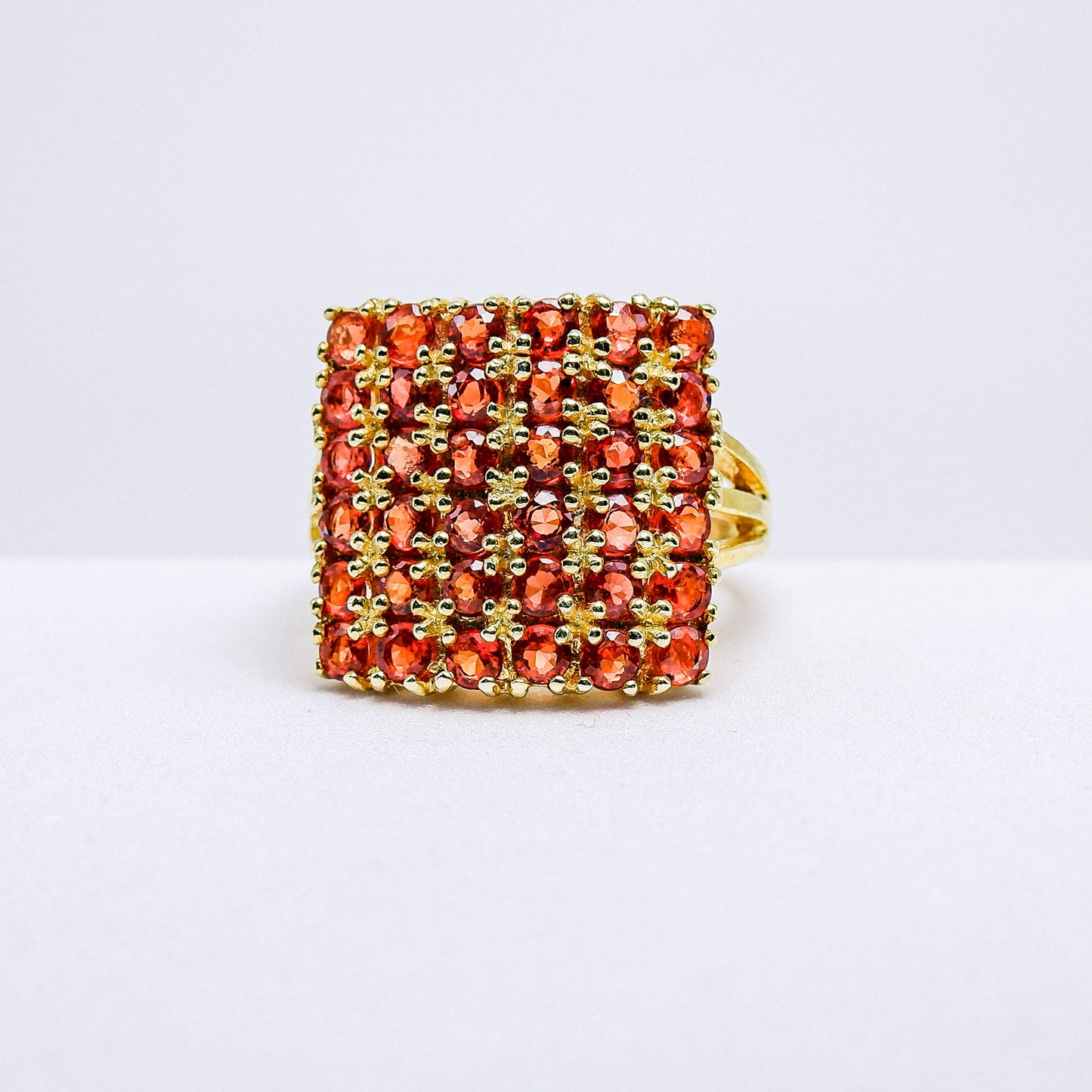 แหวนเงินแท้ 925 ฝังพลอย เรดแซฟไฟร์ (Red Sapphire)