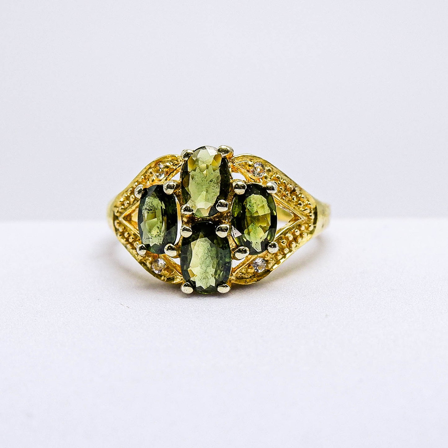 แหวนเงินแท้ 925 ฝังพลอย เขียวส่อง (green Sapphire) + ไวท์โทพาส (whitetopaz)