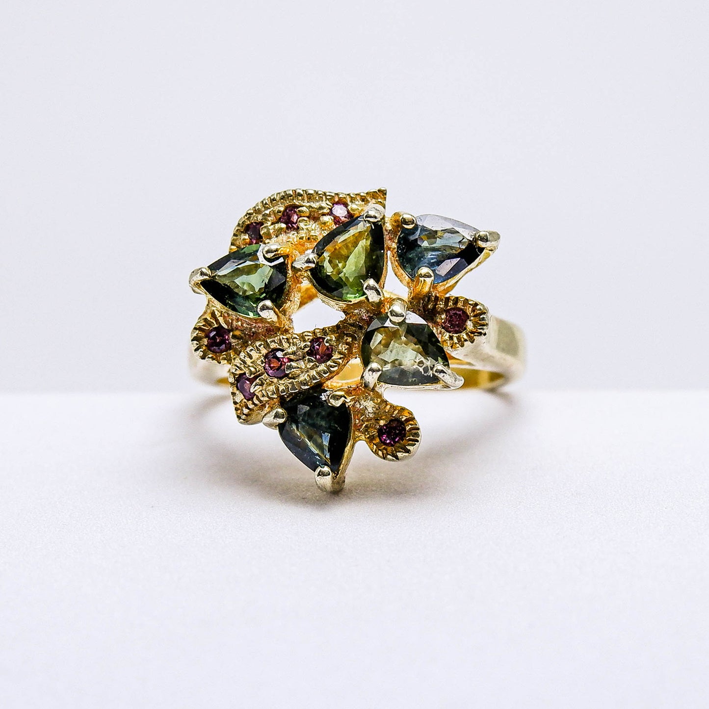 แหวนเงินแท้ 925 ฝังพลอย แฟนซีแซฟไฟร์ (Fancy Sapphire) + โรโดไลท์ (Rhodolite)