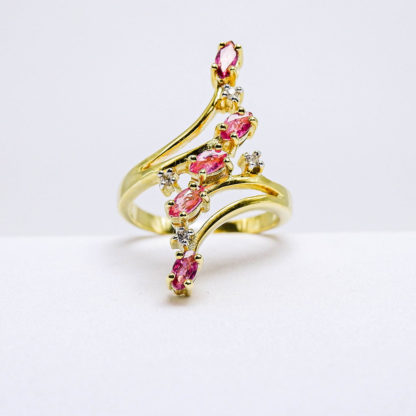 แหวนเงินแท้ 925 ฝังพลอย ทับทิมไทย (Siam Ruby) + เซอร์คอน (Zircon)