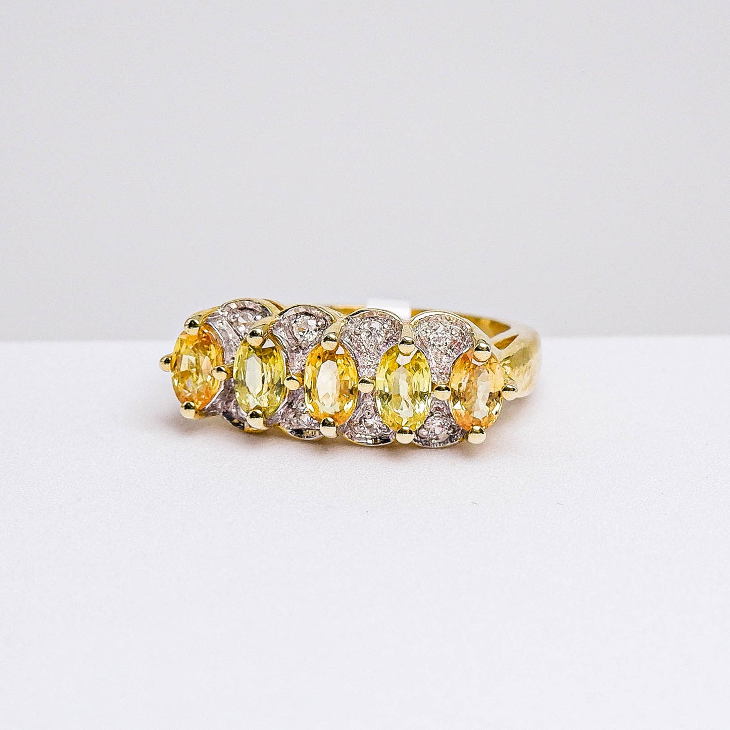 แหวนเงินแท้ 925 ฝังพลอย บุษราคัมบางกะจะ (Yellow Sapphire) + เซอร์คอน (Zircon)