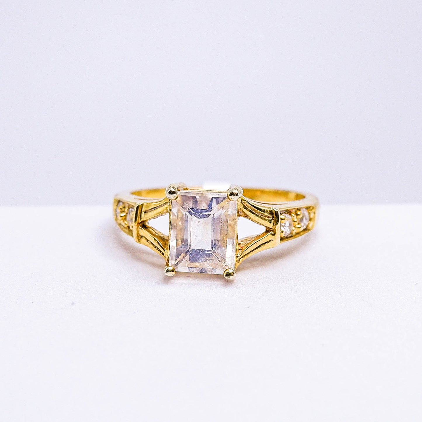 แหวนเงินแท้ 925 ฝังพลอย เรนโบว์มูนสโตน (Rainbow Moonstone) + ไวท์โทพาส (whitetopaz)