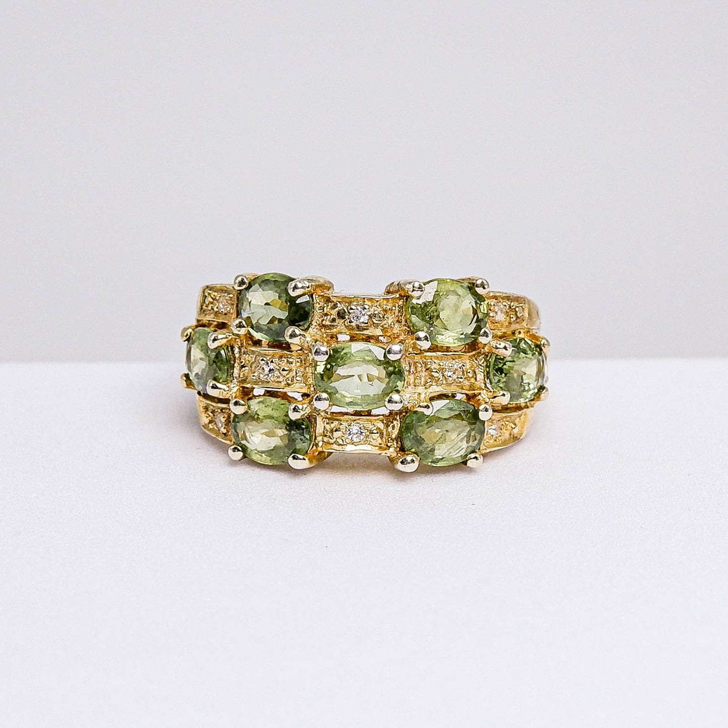 แหวนเงินแท้ 925 ฝังพลอย เขียวส่องบางกะจะ (green Sapphire) + ไวท์โทพาส (whitetopaz)