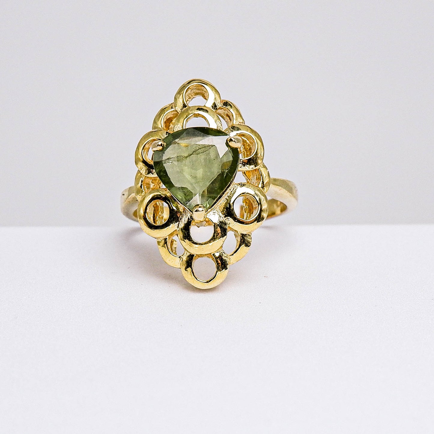 แหวนเงินแท้ 925 ฝังพลอย เขียวส่อง (green Sapphire)