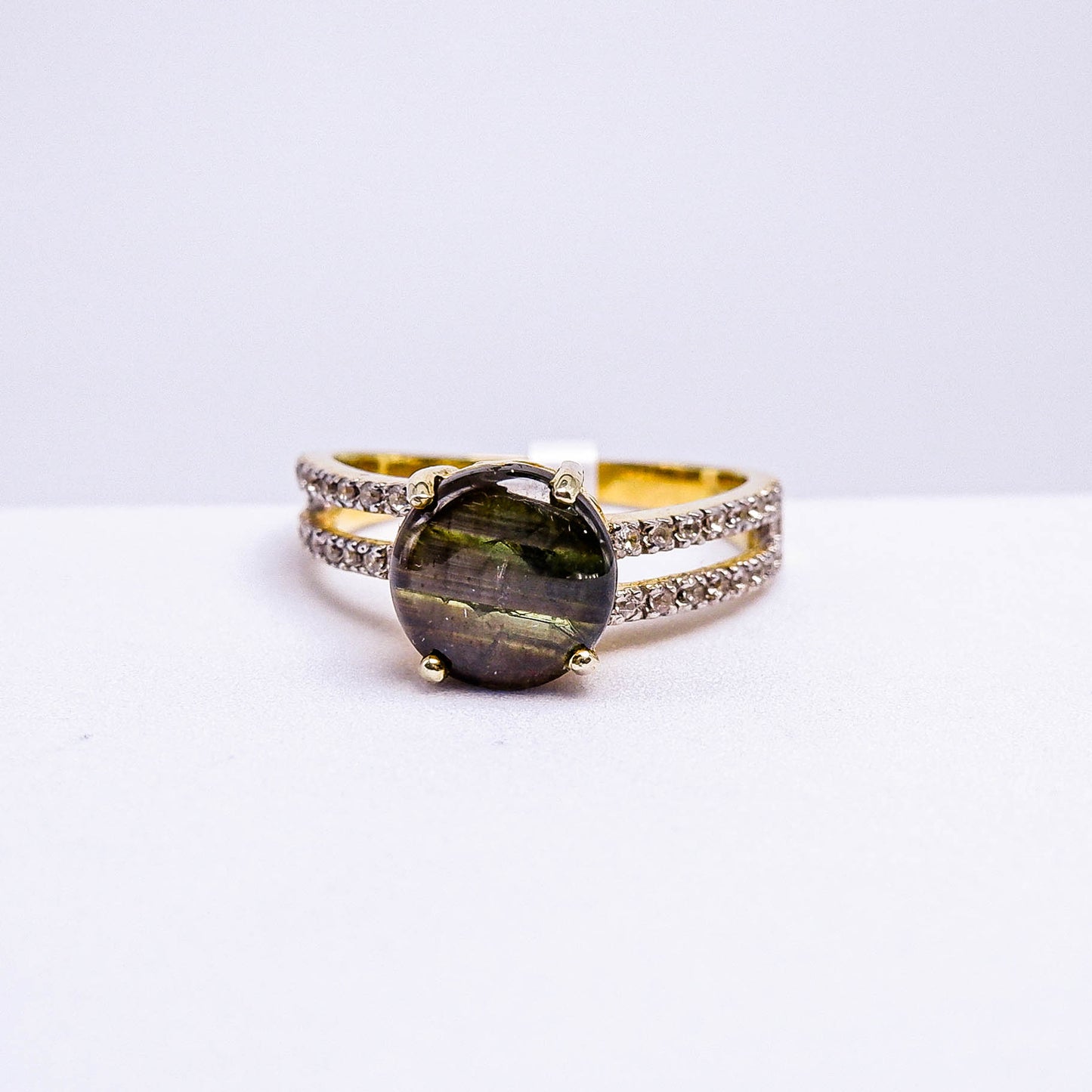 แหวนเงินแท้ 925 ฝังพลอย สตาร์บางกะจะ (Black Star Sapphire) + เซอร์คอน (Zircon)