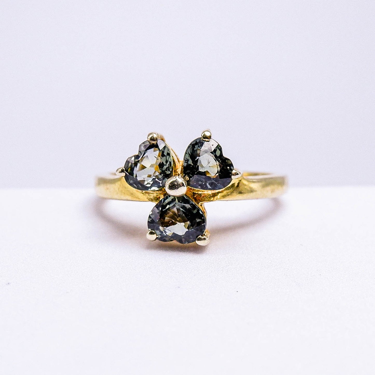 แหวนเงินแท้ 925 ฝังพลอย เขียวส่อง (green Sapphire)