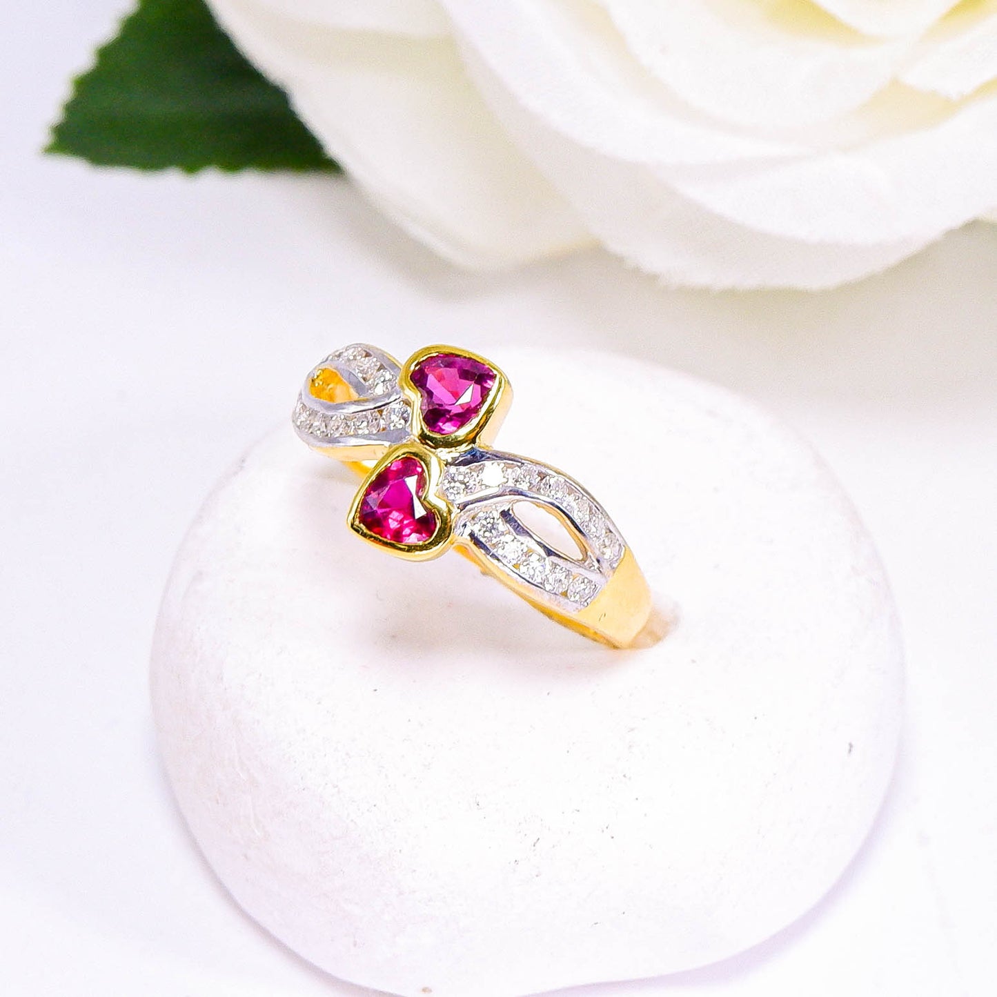 แหวนทอง9K ฝังพลอยทับทิมไทย (Ruby) + เพชร (Diamond)