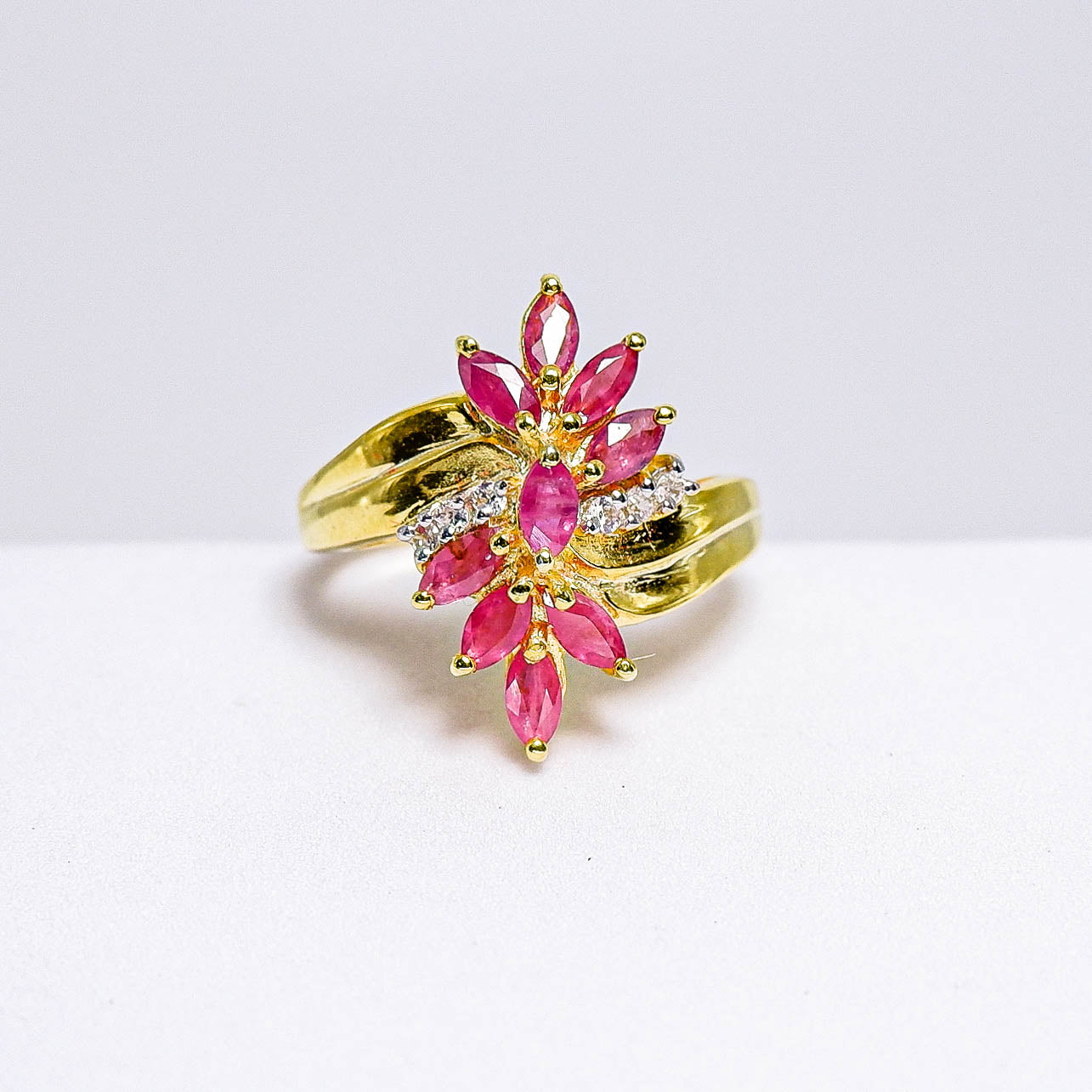 แหวนเงินแท้ 925 ฝังพลอย ทับทิมไทย (Ruby) + เซอร์คอน (Zircon)