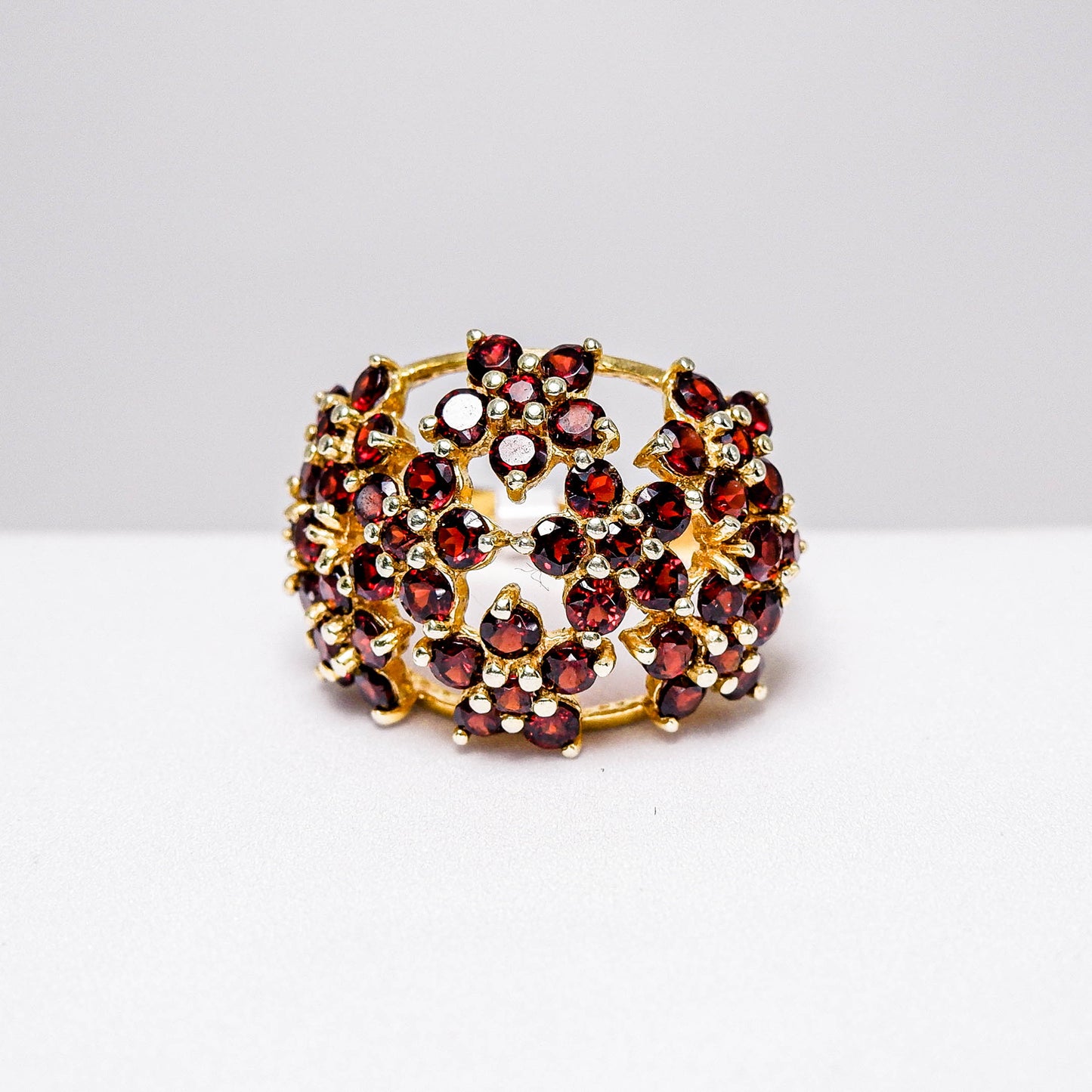 แหวนเงินแท้ 925 ฝังพลอย โกเมน (Garnet)
