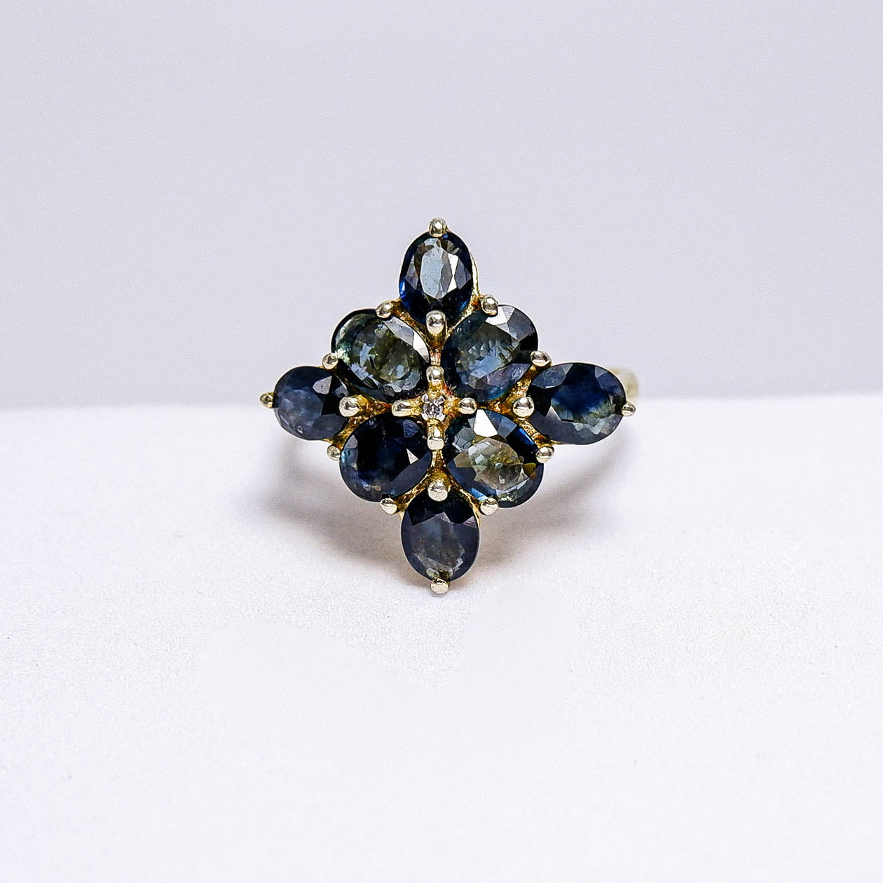 แหวนเงินแท้ 925 ฝังพลอย เขียวส่องบางกะจะ (greensapphire) + เซอร์คอน (Zircon)
