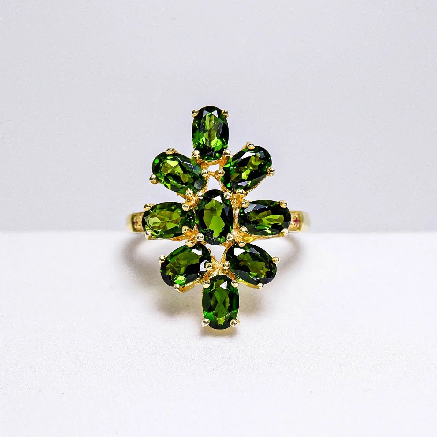 แหวนเงินแท้ 925 ฝังพลอย กรีนโครมไดออฟไซด์ (Green Chrome Diopside) + แซฟไฟร์ (Sapphire)