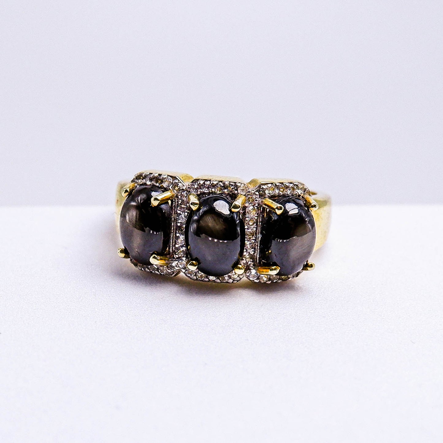แหวนเงินแท้ 925 ฝังพลอย สตาร์บางกะจะ (Black Star Sapphire) + เซอร์คอน (Zircon)