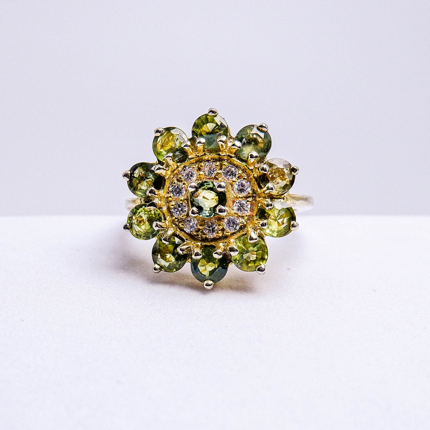 แหวนเงินแท้ 925 ฝังพลอย เขียวส่อง (green Sapphire) + เซอร์คอน (Zircon)
