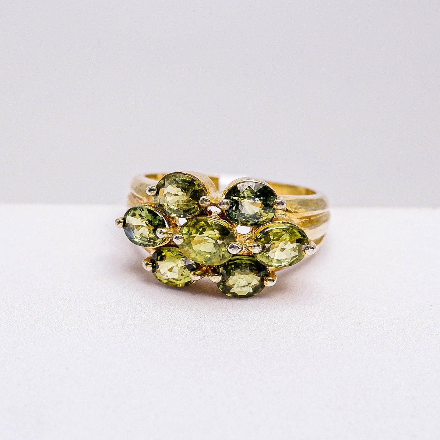 แหวนเงินแท้ 925 ฝังพลอย เขียวส่องบางกะจะ (greensapphire)