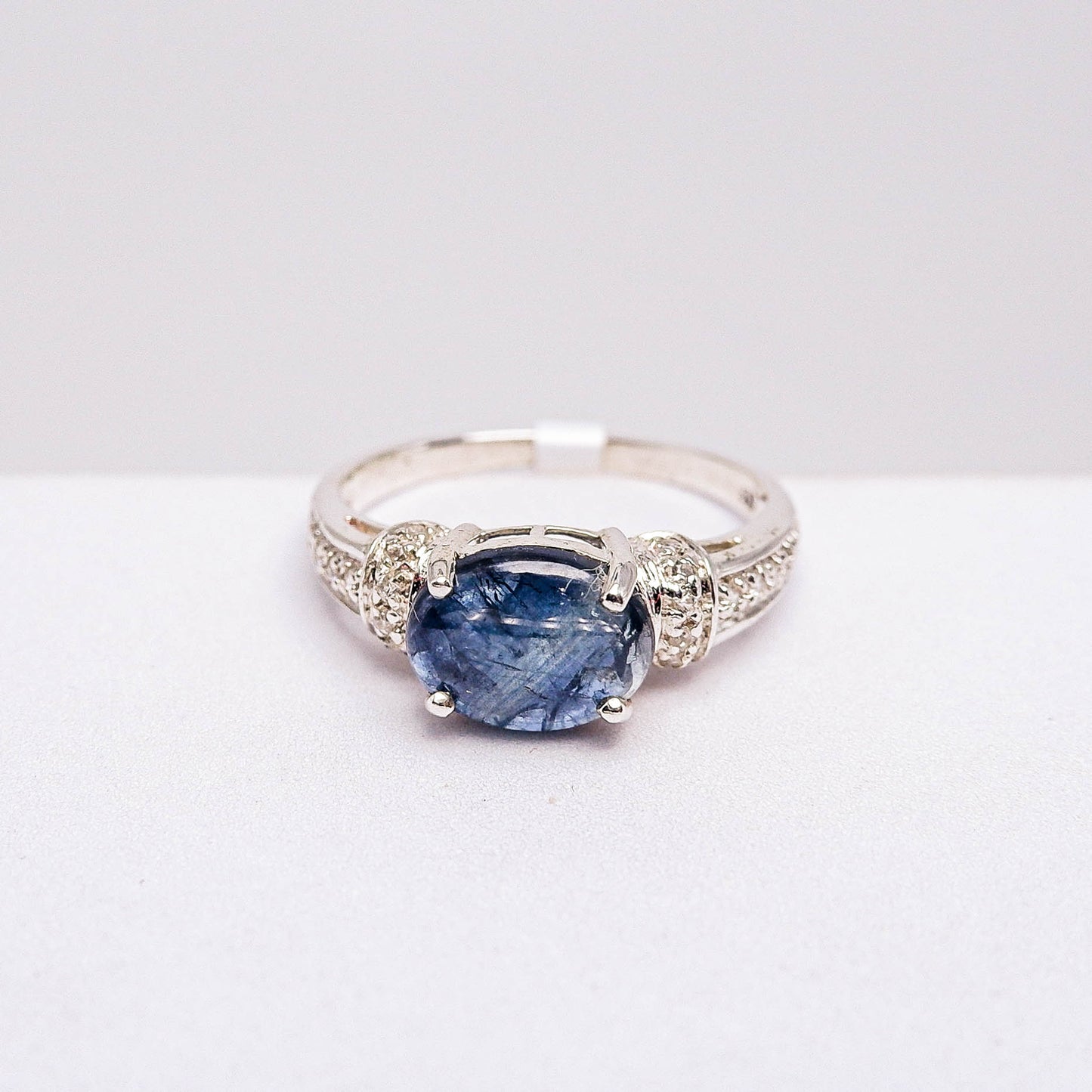 แหวนเงินแท้ 925 ฝังพลอย ไพลิน (Blue Sapphire) + เซอร์คอน (Zircon)