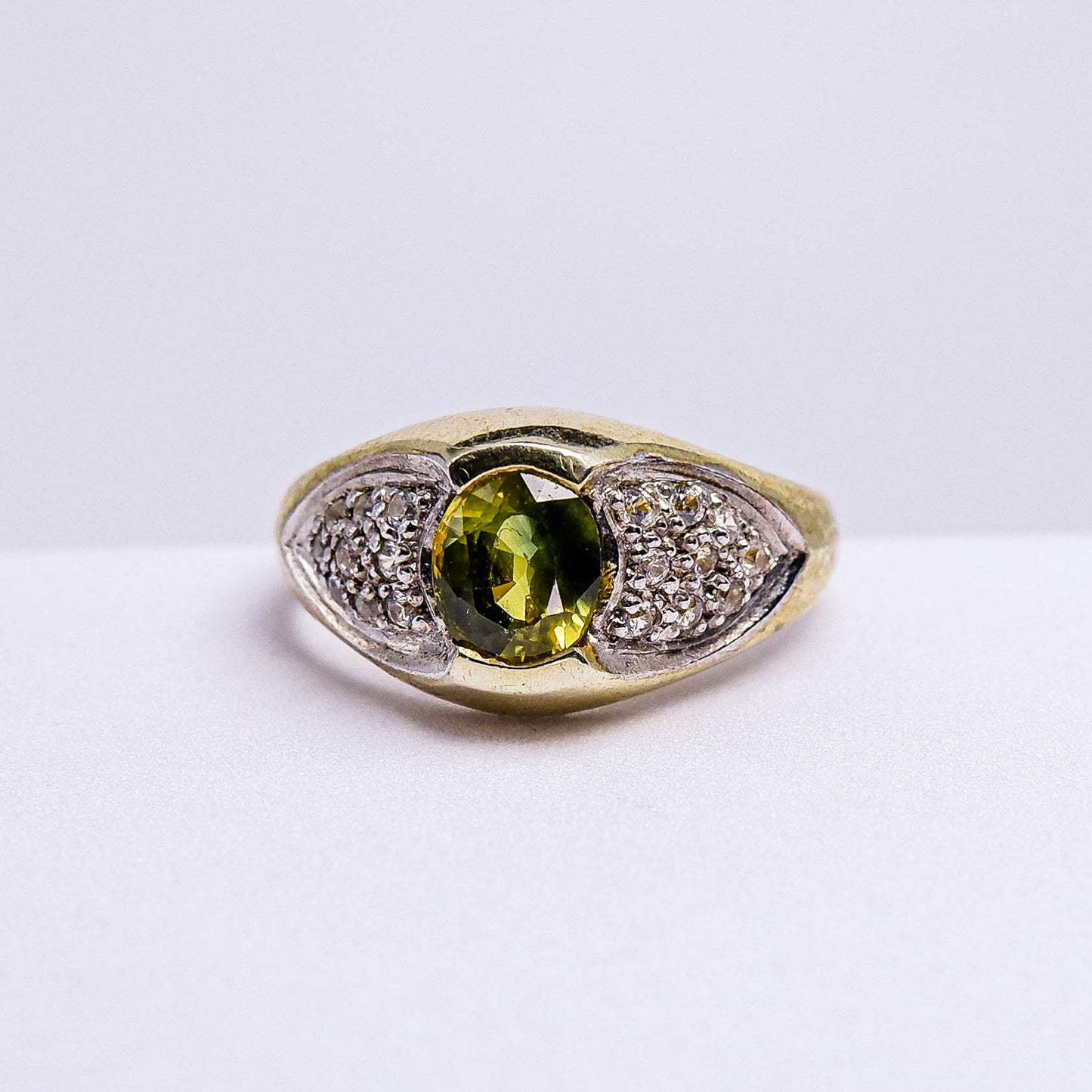 แหวนเงินแท้ 925 ฝังพลอย บุษราคัม (Yellow Sapphire) + เซอร์คอน (Zircon)