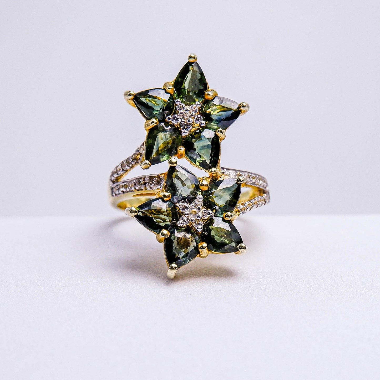 แหวนเงินแท้ 925 ฝังพลอย เขียวส่อง (green Sapphire) + เซอร์คอน (Zircon)