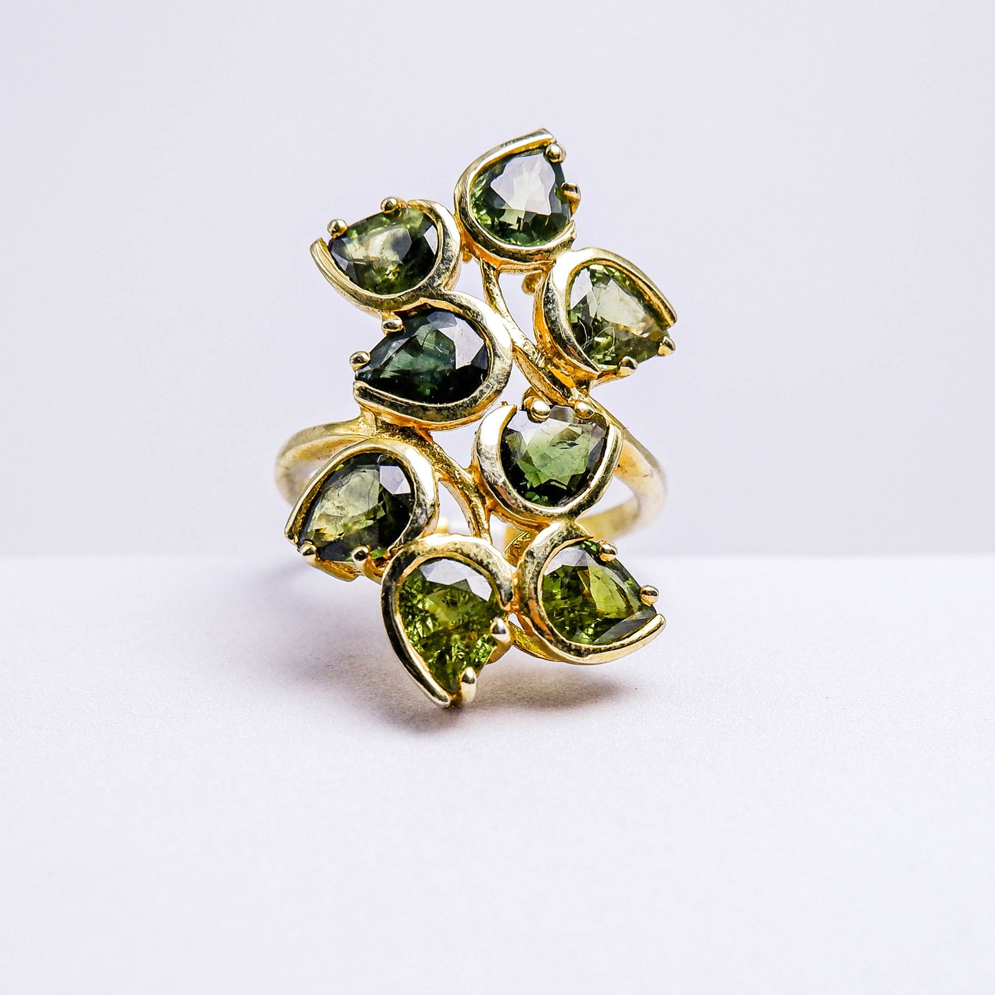 แหวนเงินแท้ 925 ฝังพลอย เขียวส่องบางกะจะ (green Sapphire)