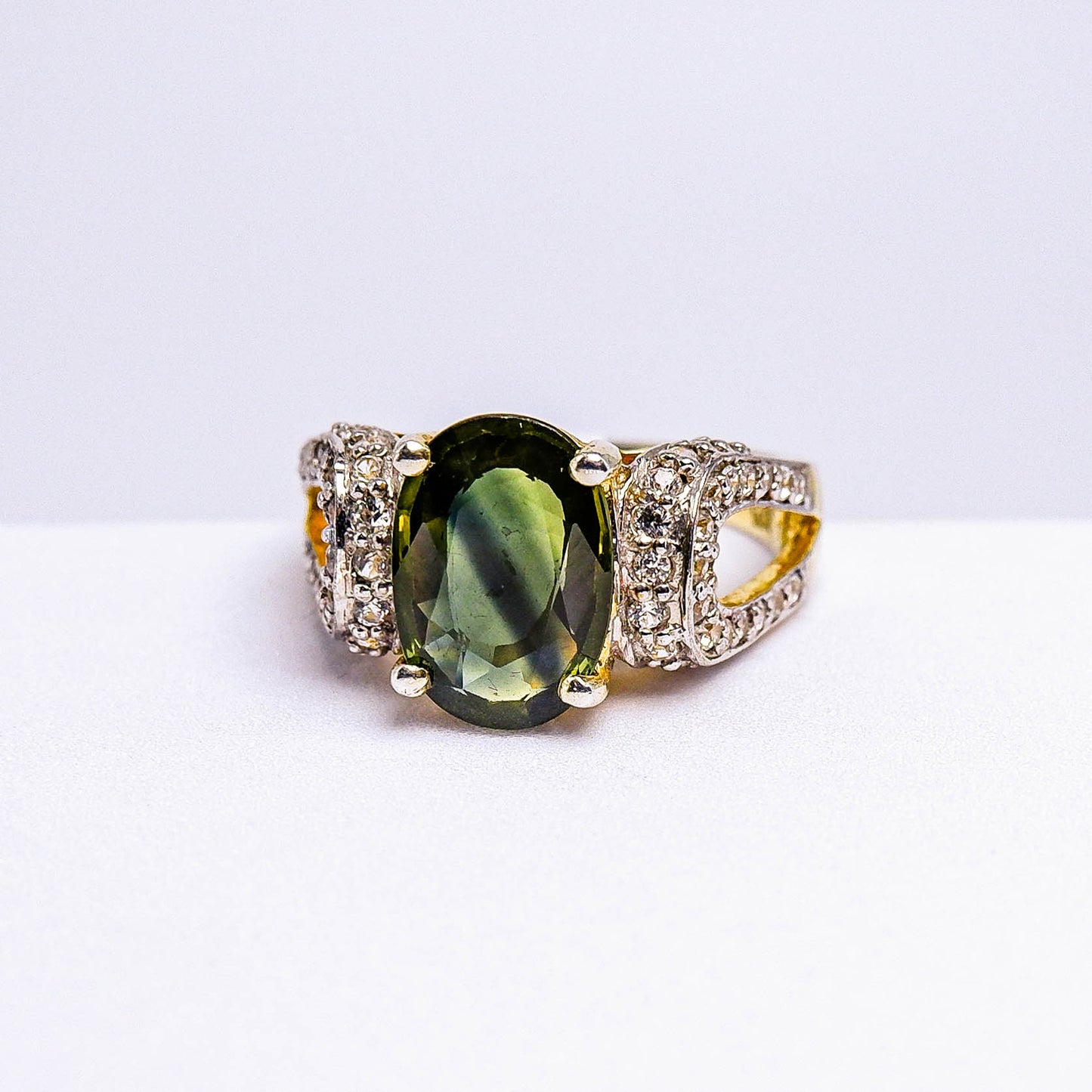 แหวนเงินแท้ 925 ฝังพลอย เขียวส่องบางกะจะ (green Sapphire) + เซอร์คอน (Zircon)
