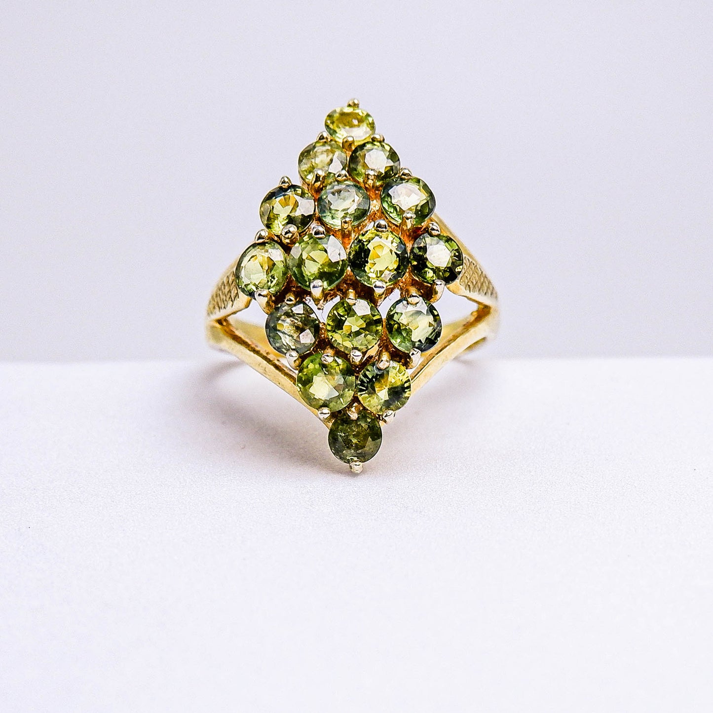 แหวนเงินแท้ 925 ฝังพลอย เขียวส่อง (green Sapphire)